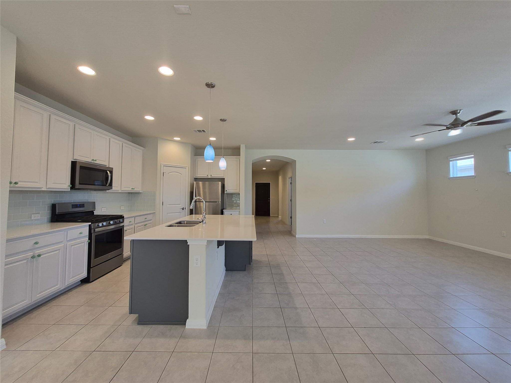 108 Calhoun Ln, Georgetown, TX 78633