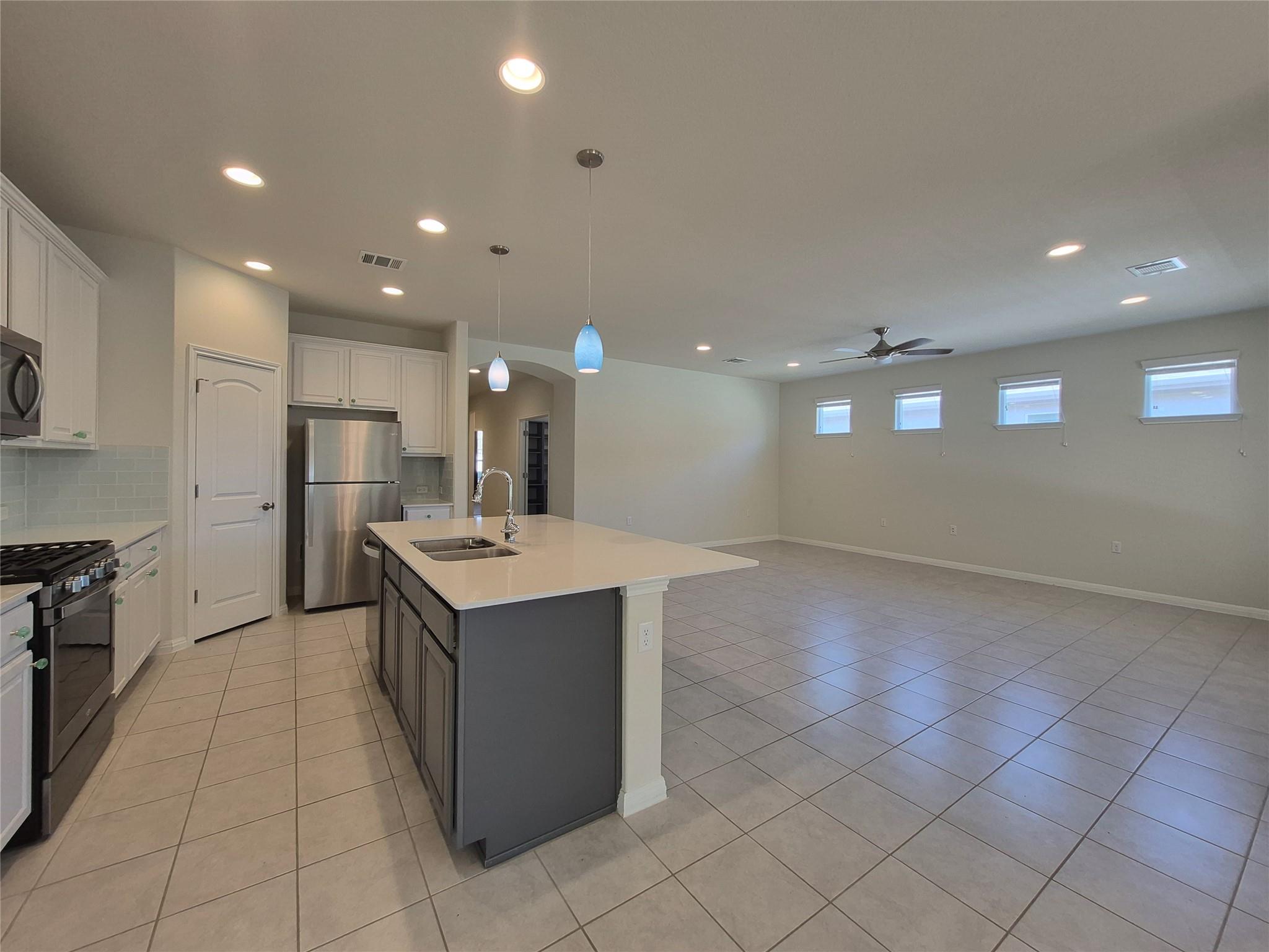 108 Calhoun Ln, Georgetown, TX 78633