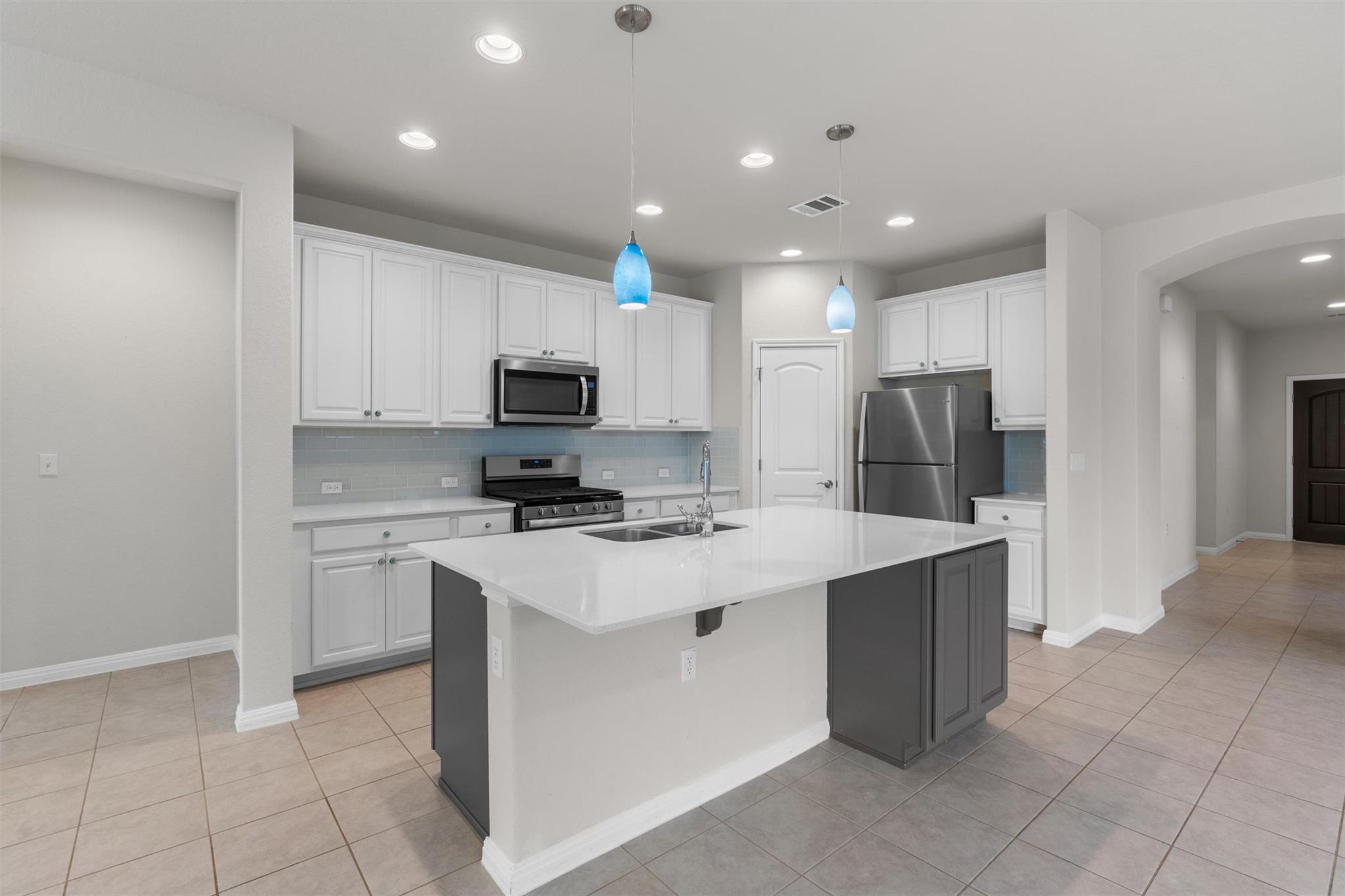 108 Calhoun Ln, Georgetown, TX 78633