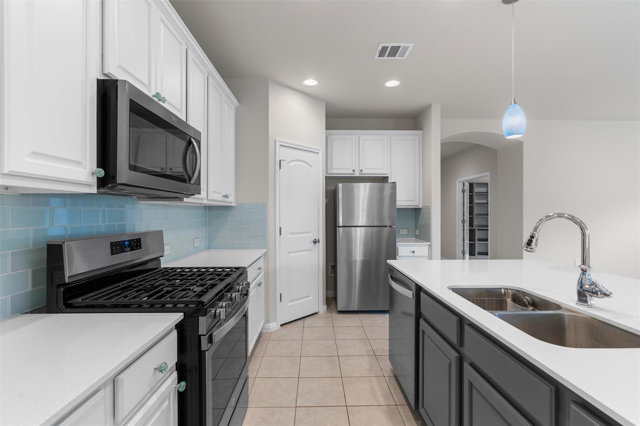 108 Calhoun Ln, Georgetown, TX 78633