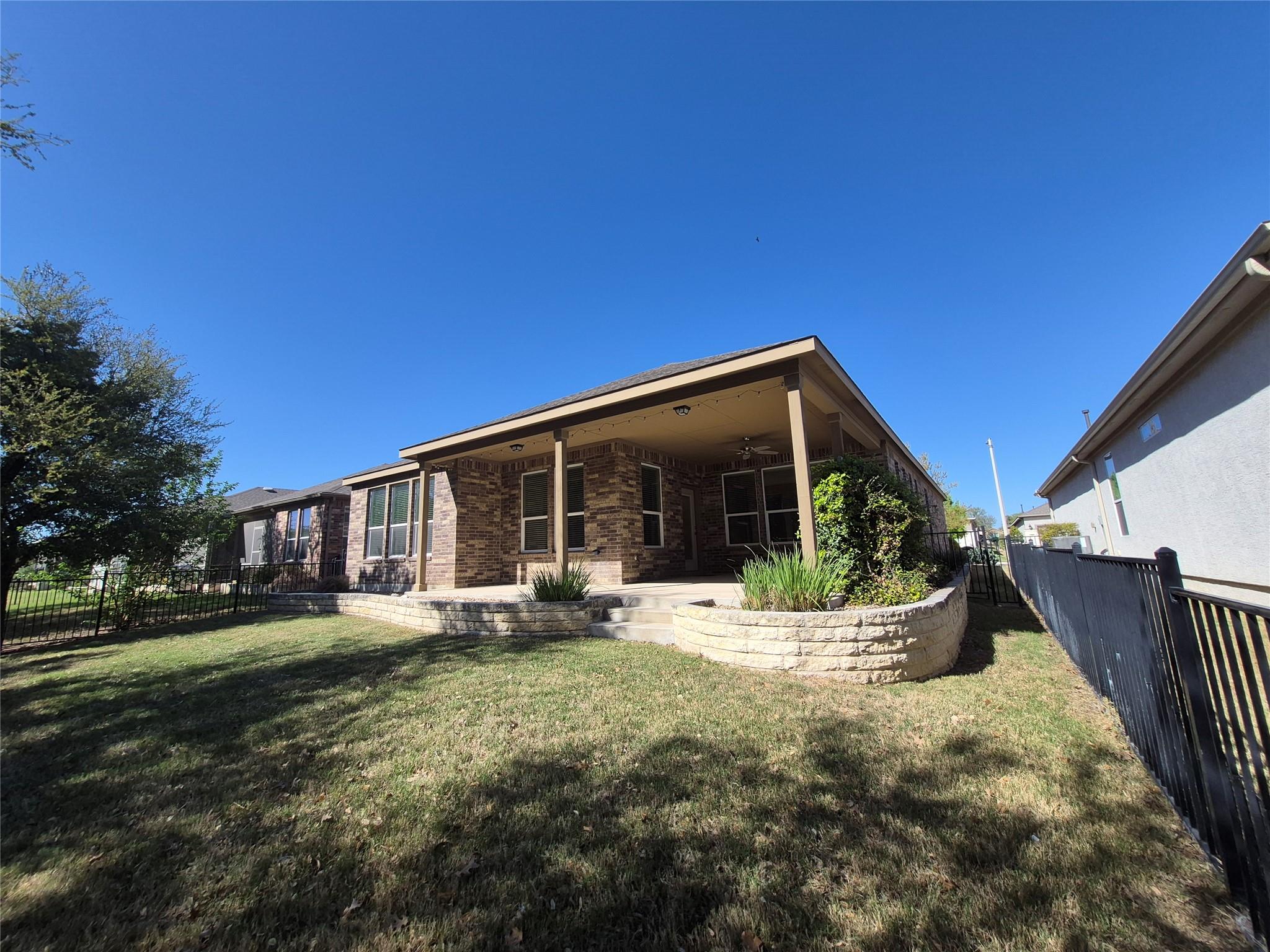 108 Calhoun Ln, Georgetown, TX 78633