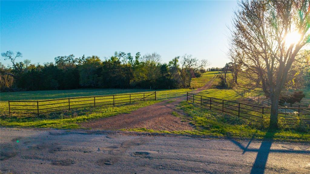 1700 County Road 216, Giddings, TX 78942
