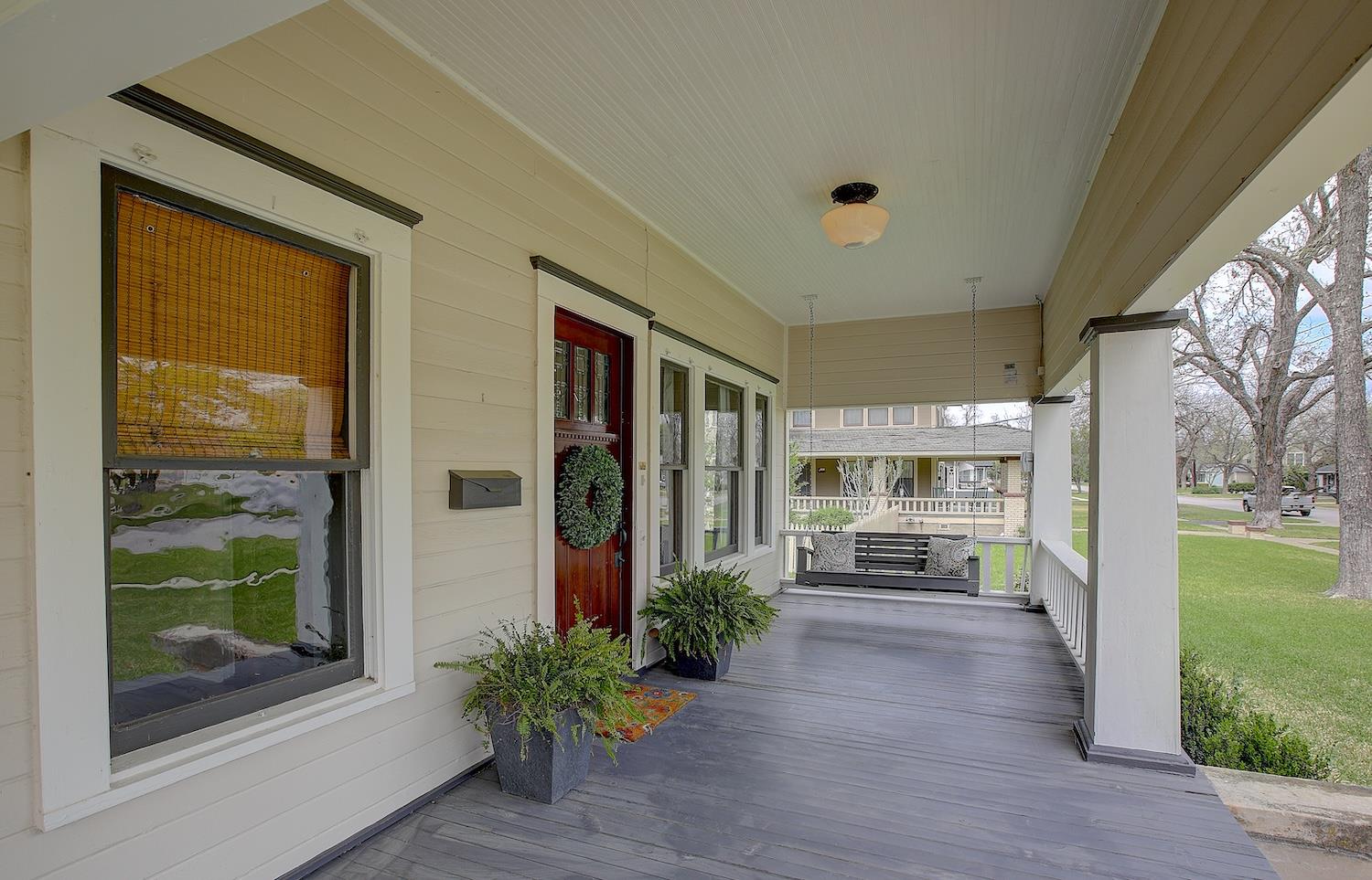 1806 S Main St, Georgetown, TX 78626