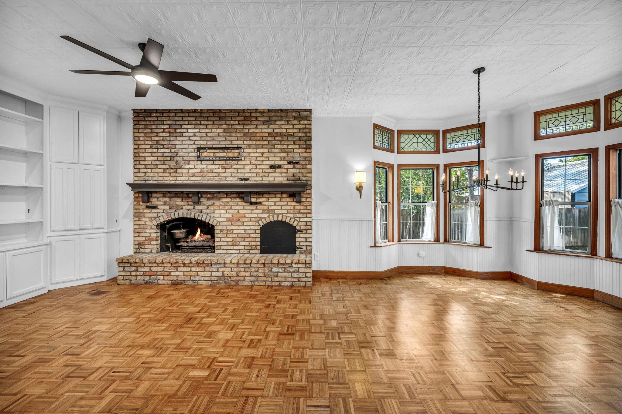 1806 S Main St, Georgetown, TX 78626