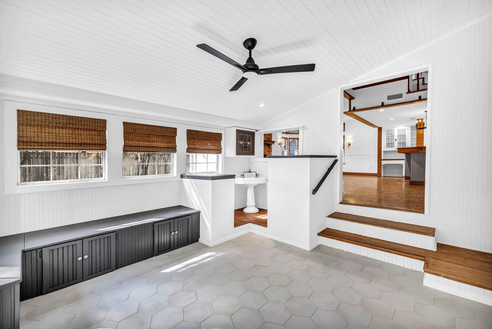 1806 S Main St, Georgetown, TX 78626