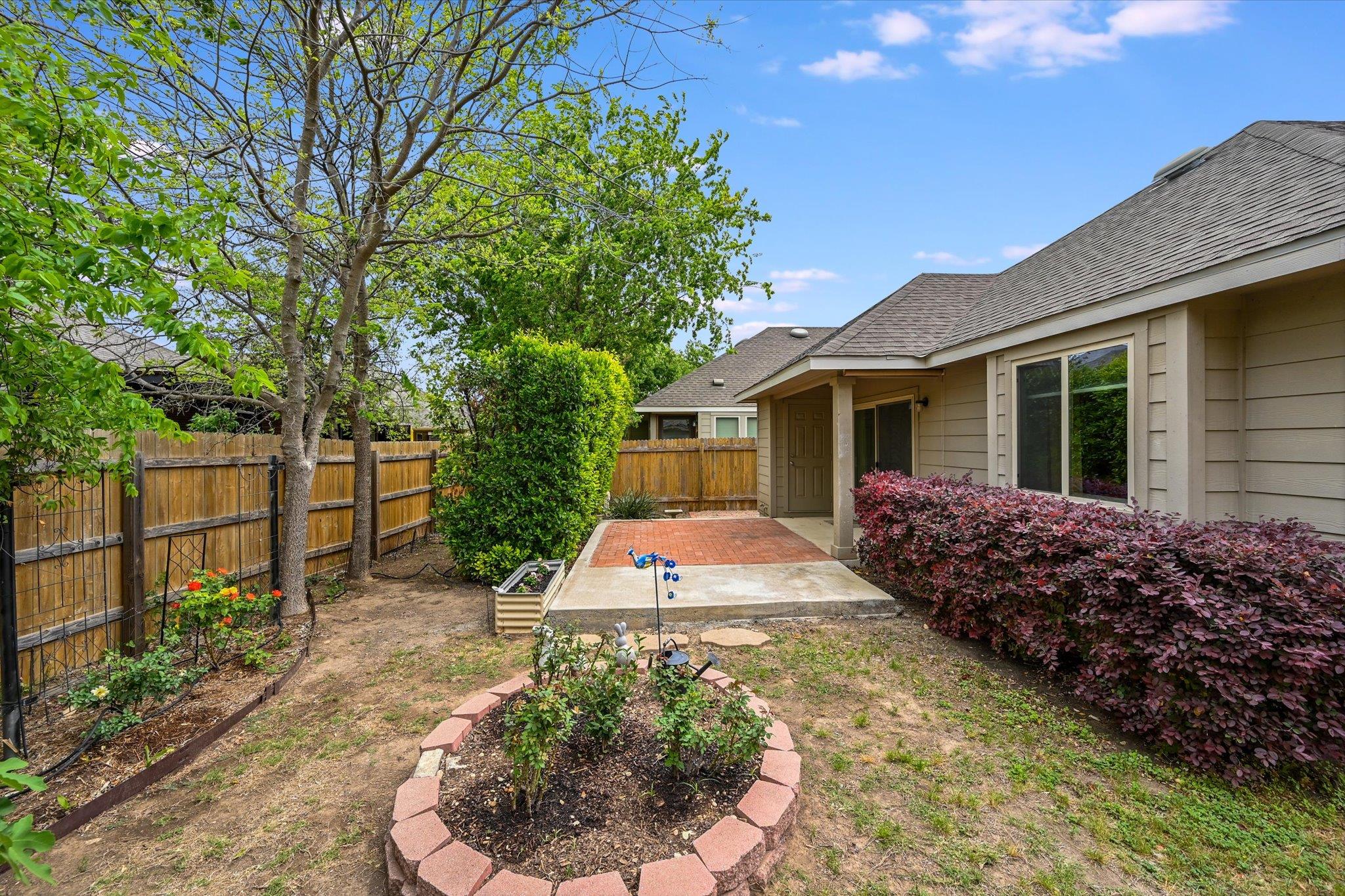 358 Tilly Ln, Buda, TX 78610