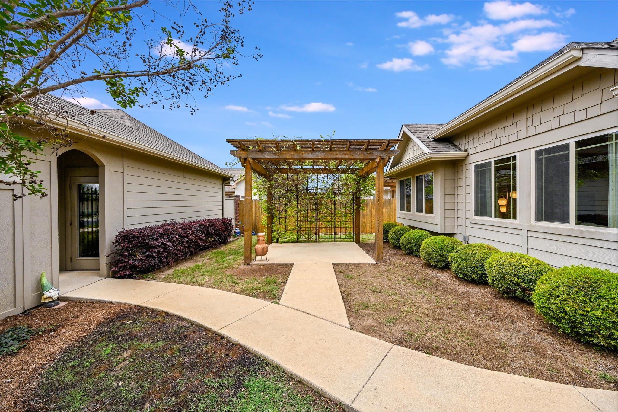 358 Tilly Ln, Buda, TX 78610