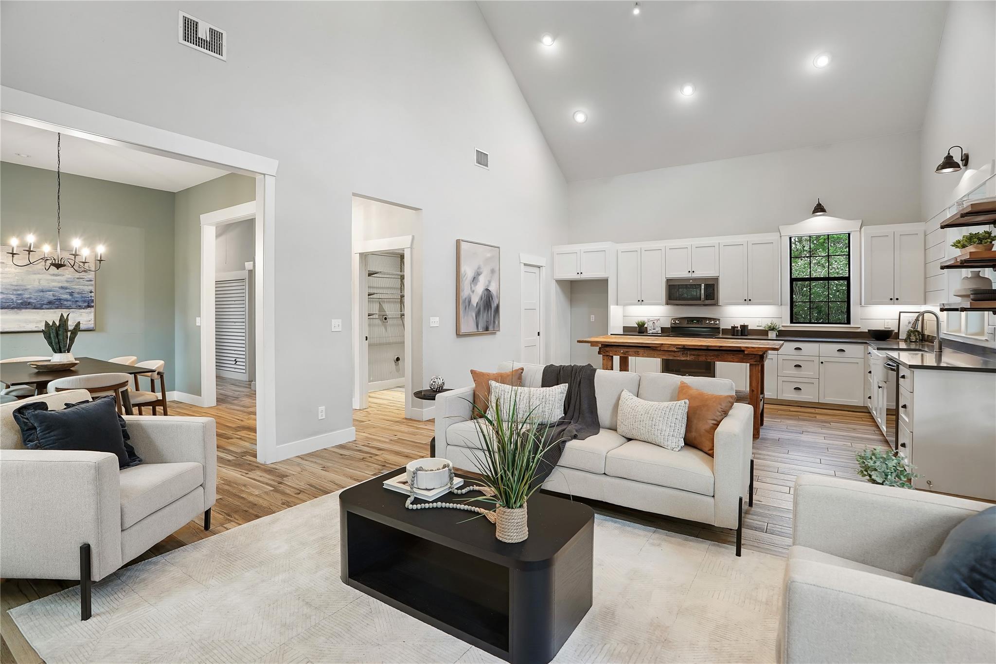 786 Beauchamp Rd, Dripping Springs, TX 78620