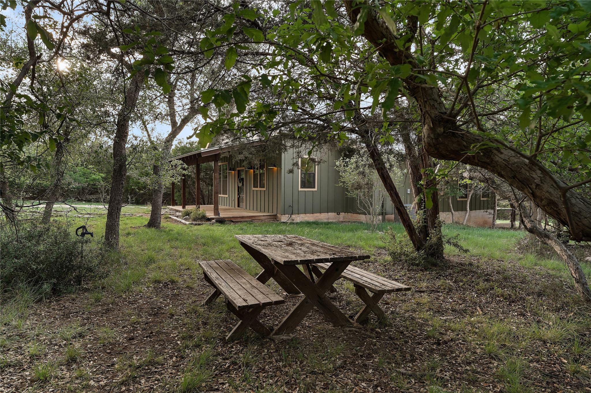 786 Beauchamp Rd, Dripping Springs, TX 78620