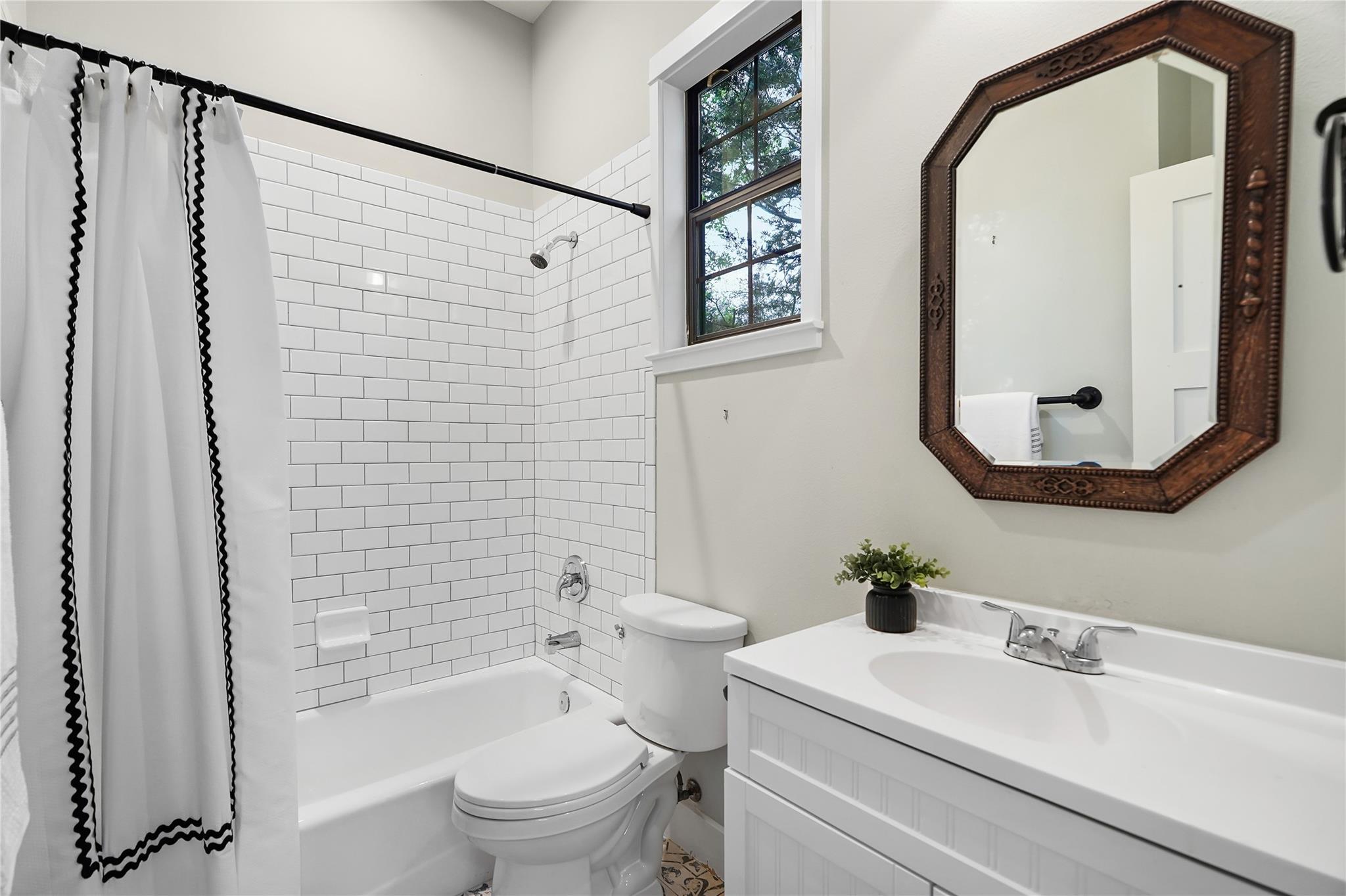 786 Beauchamp Rd, Dripping Springs, TX 78620