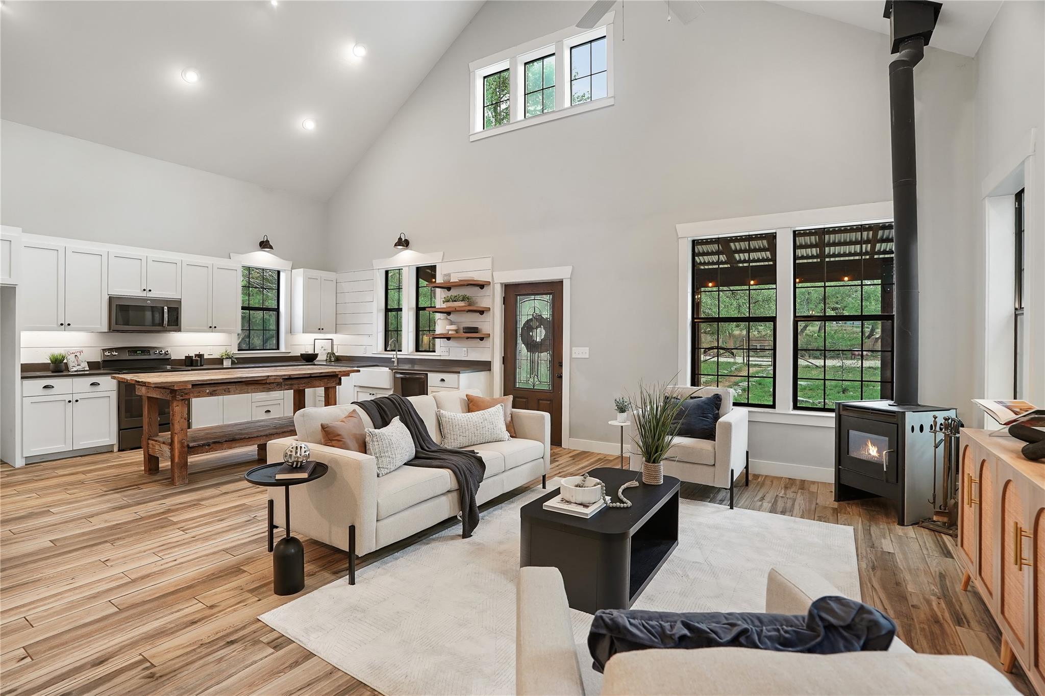 786 Beauchamp Rd, Dripping Springs, TX 78620