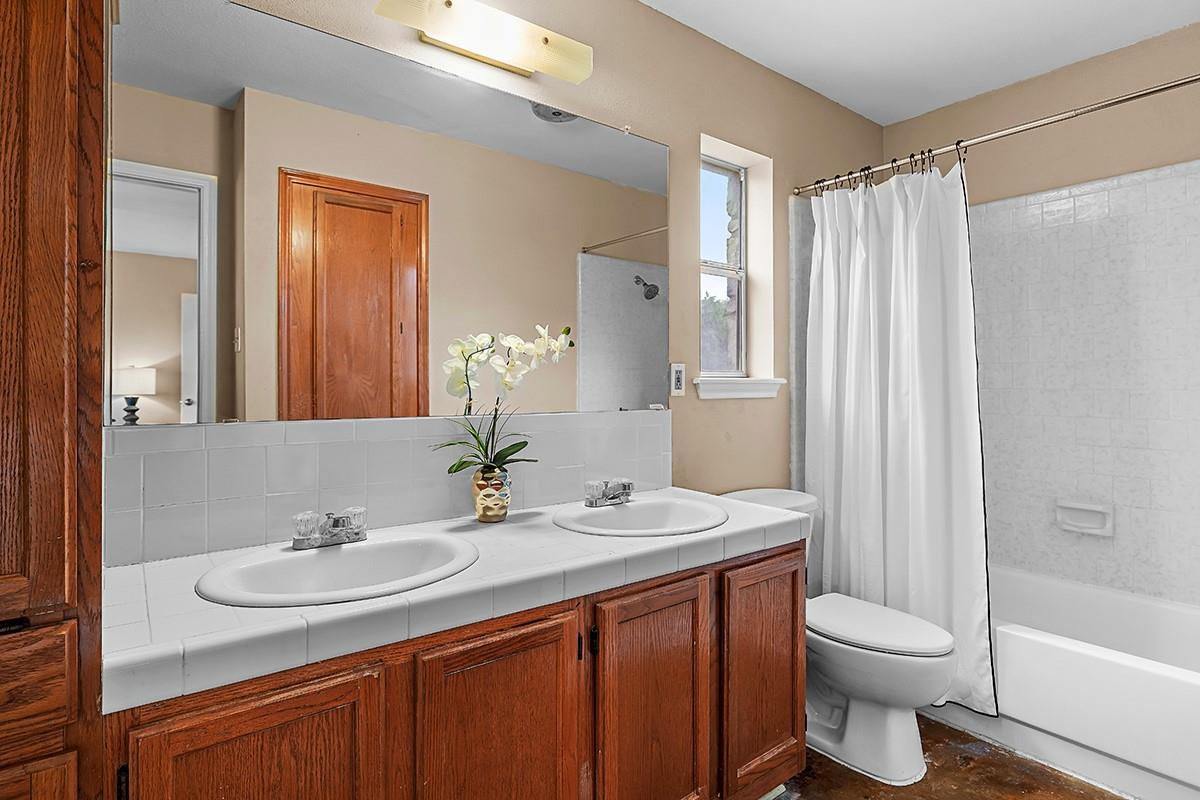 102 Rocky Creek Rd, Dripping Springs, TX 78620