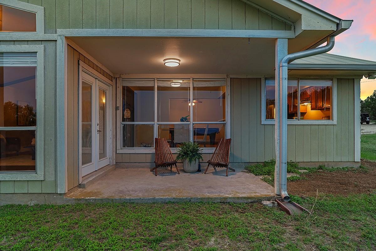 102 Rocky Creek Rd, Dripping Springs, TX 78620