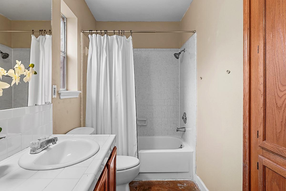 102 Rocky Creek Rd, Dripping Springs, TX 78620