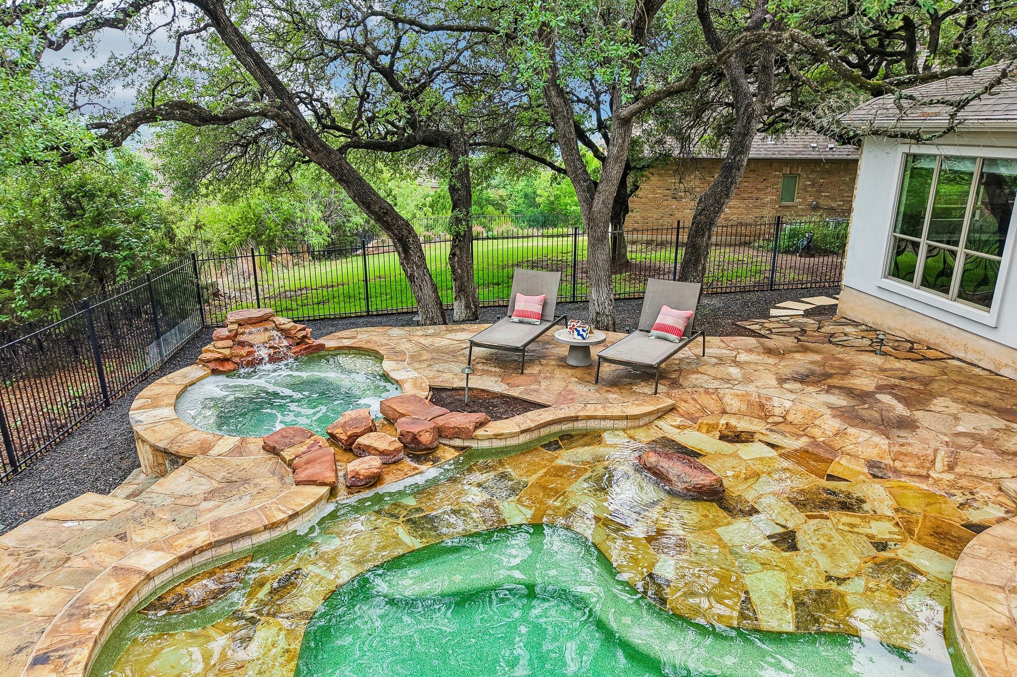 449 Santaluz Ln, Austin, TX 78732