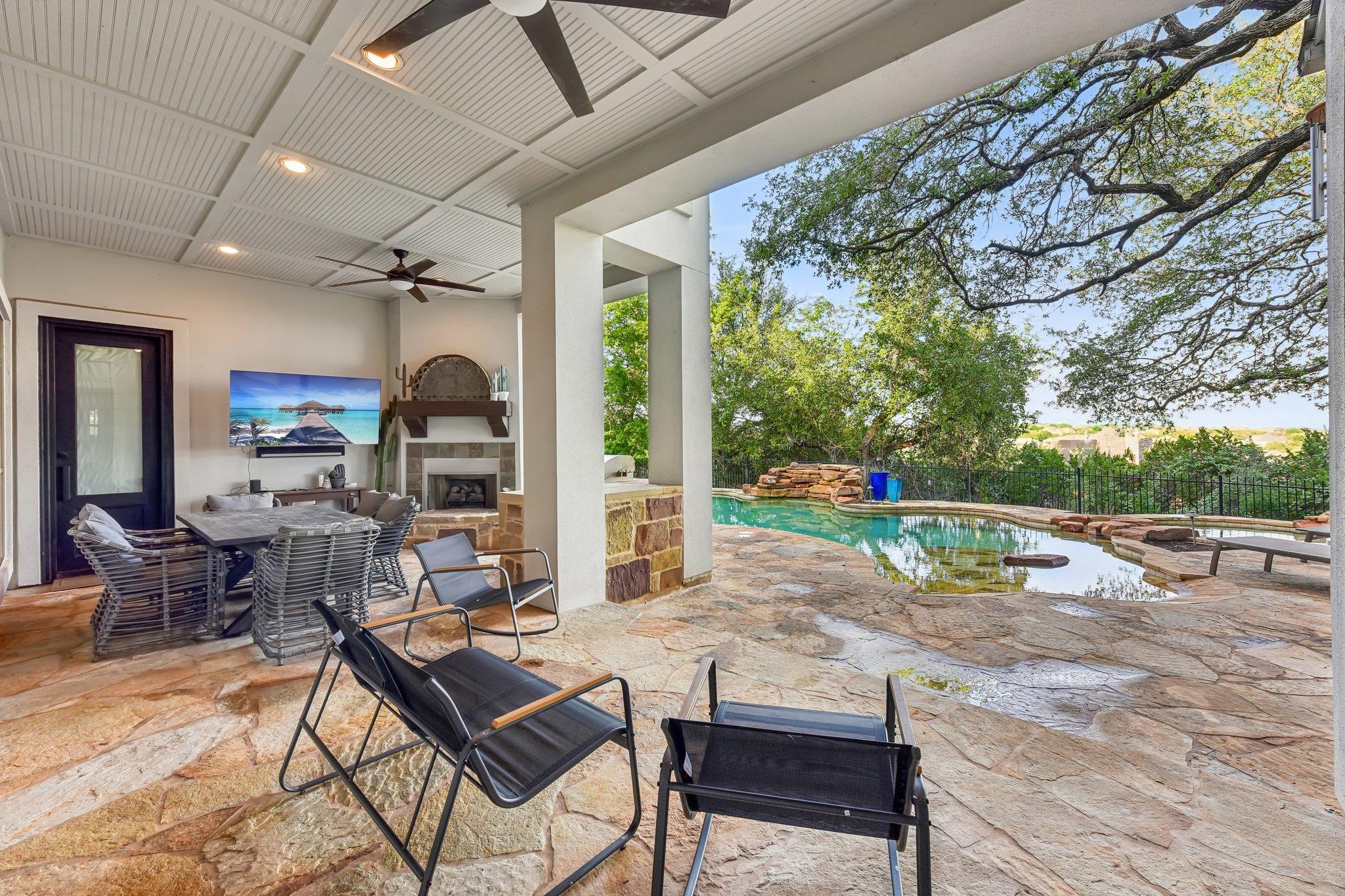 449 Santaluz Ln, Austin, TX 78732