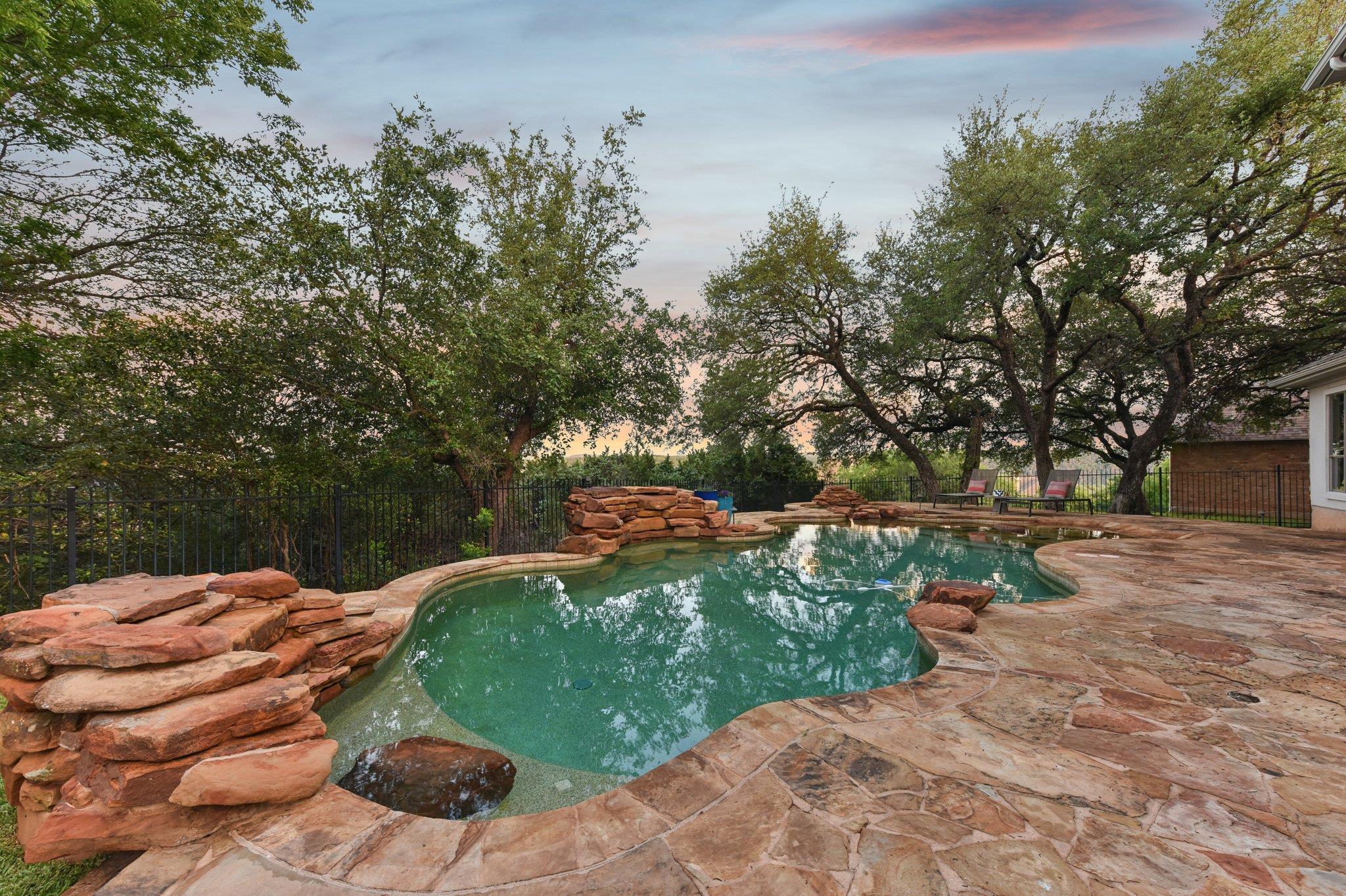 449 Santaluz Ln, Austin, TX 78732