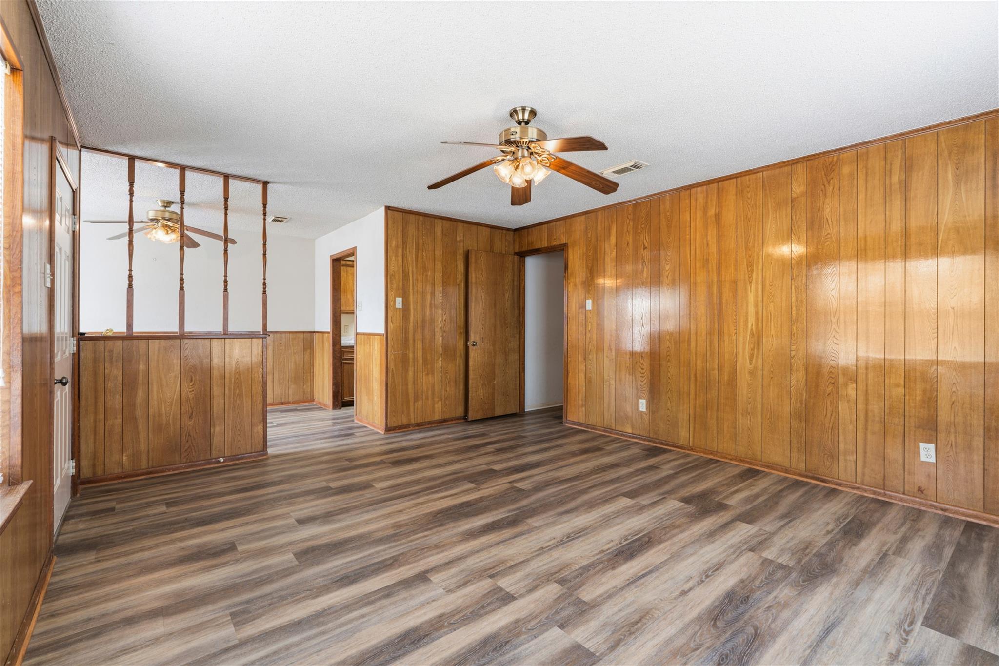 708 Hunter Dr, Rockdale, TX 76567