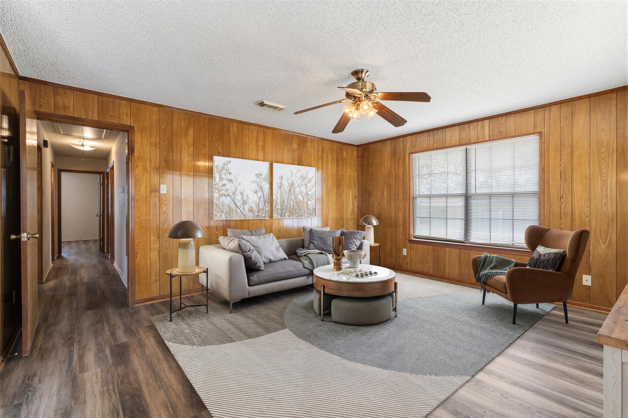 708 Hunter Dr, Rockdale, TX 76567