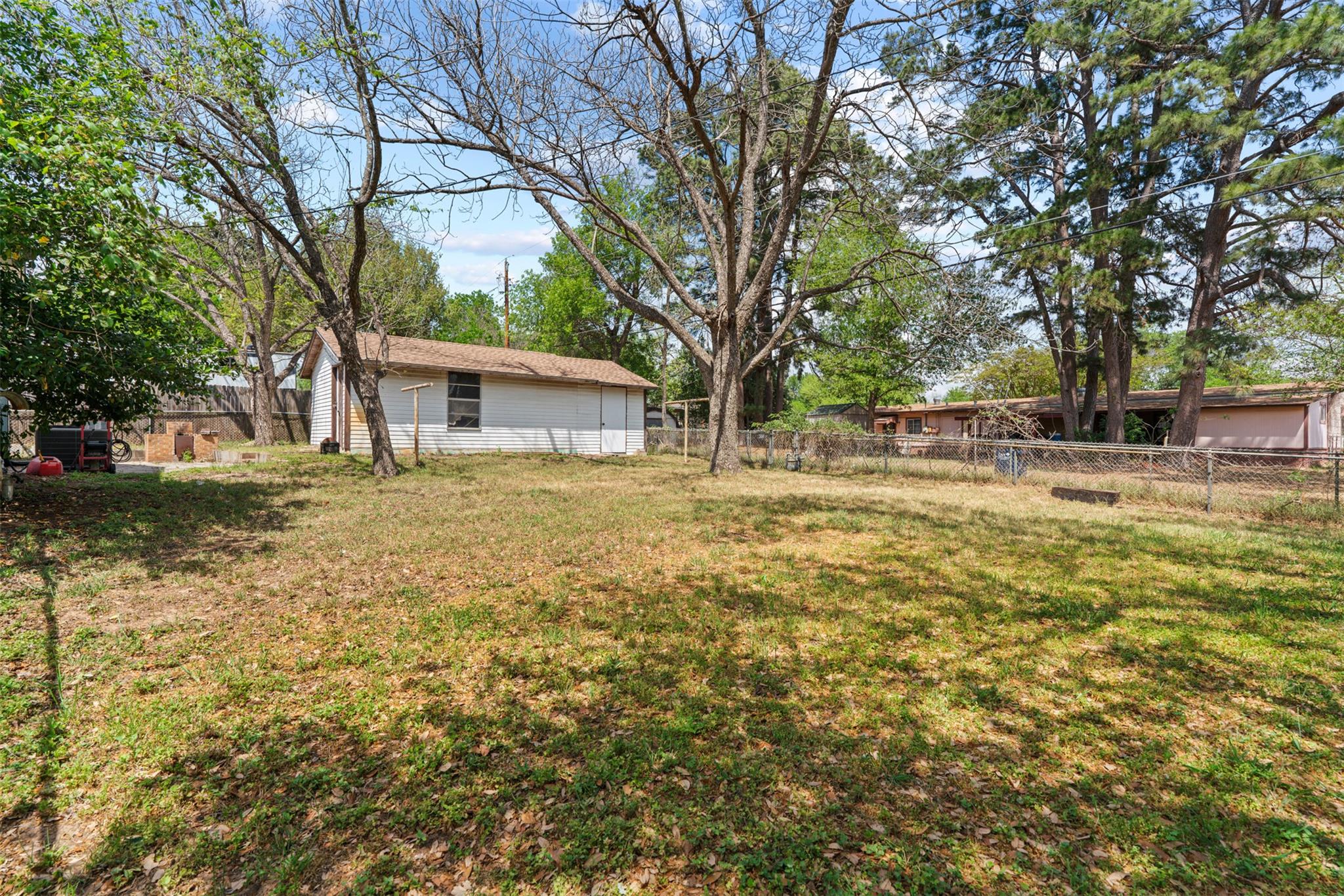 708 Hunter Dr, Rockdale, TX 76567