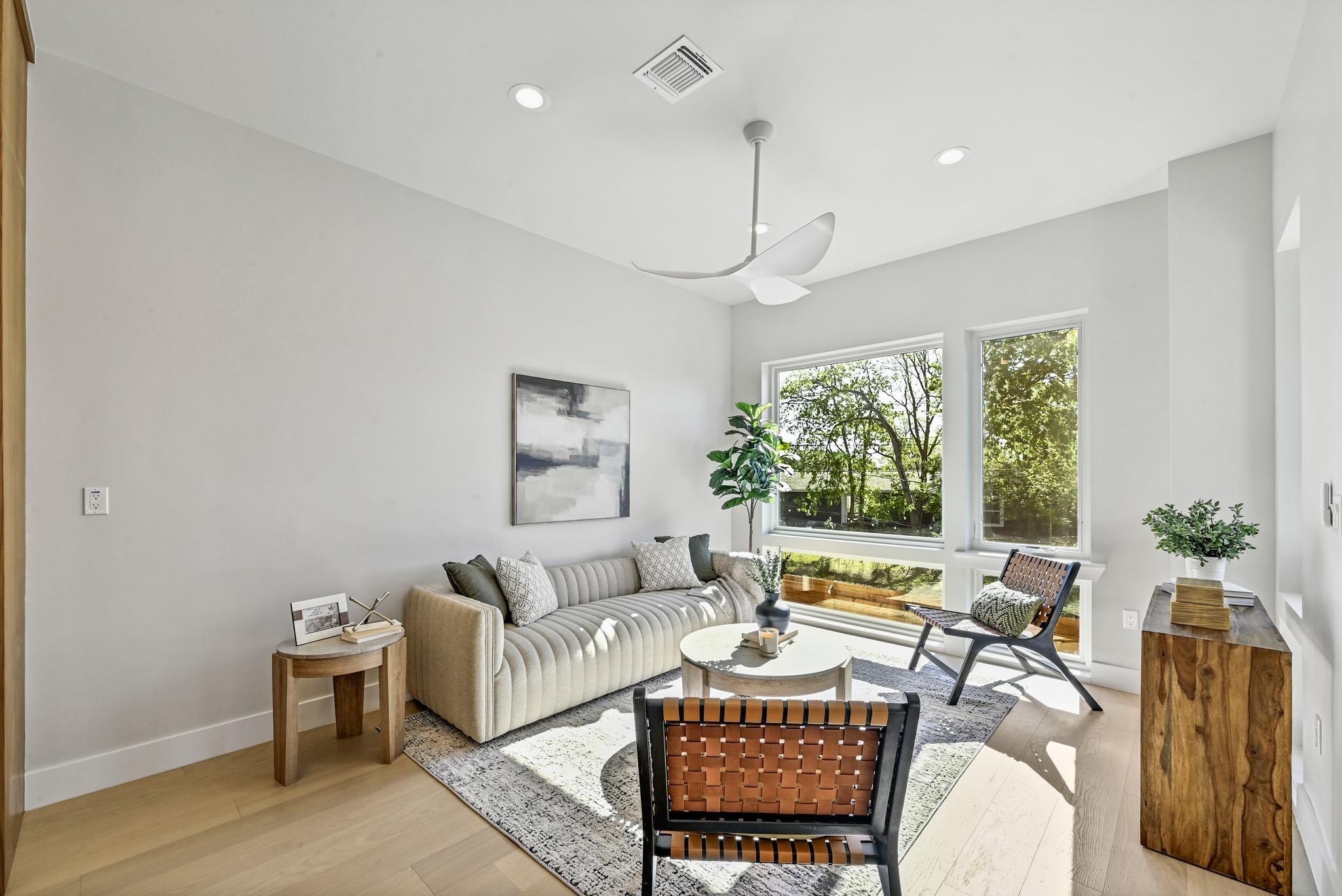 100 W Odell St # 2, Austin, TX 78752