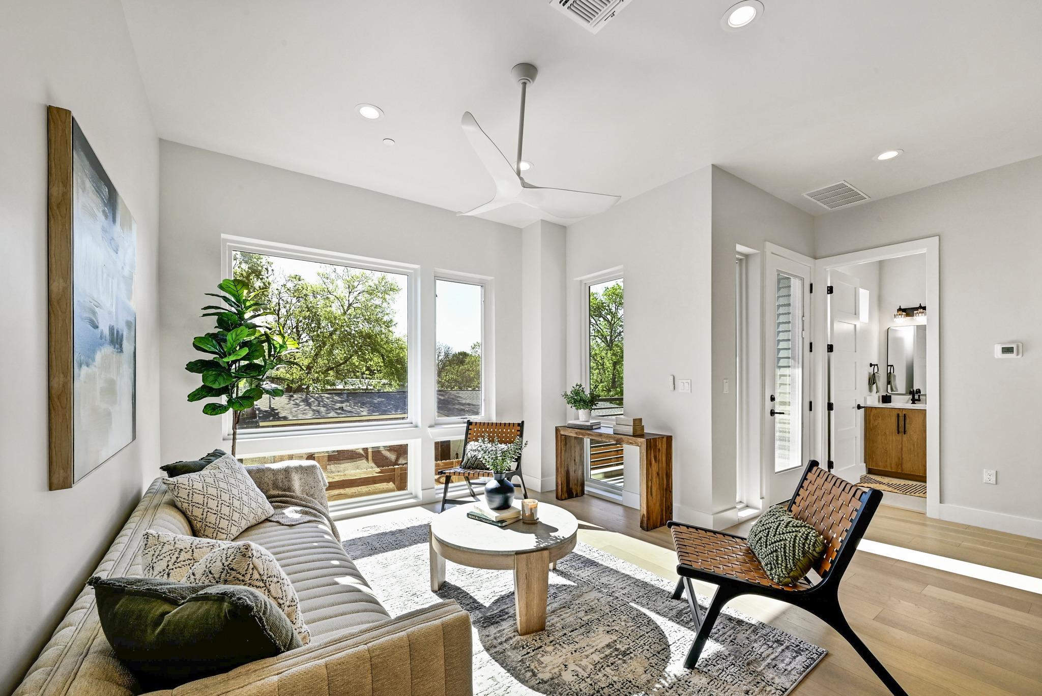 100 W Odell St # 2, Austin, TX 78752