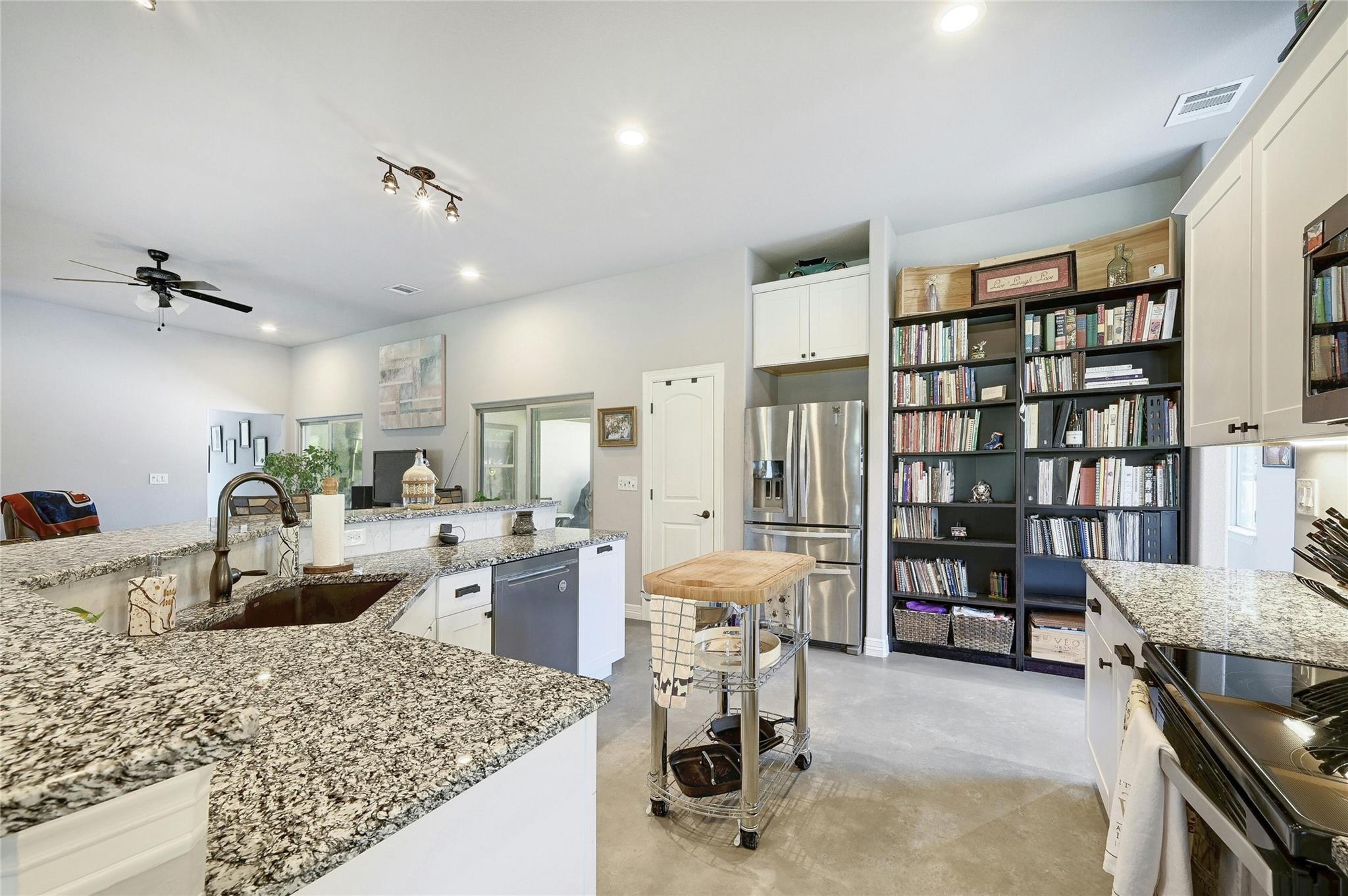 19908 Victoria Chase Rd, Lago Vista, TX 78645