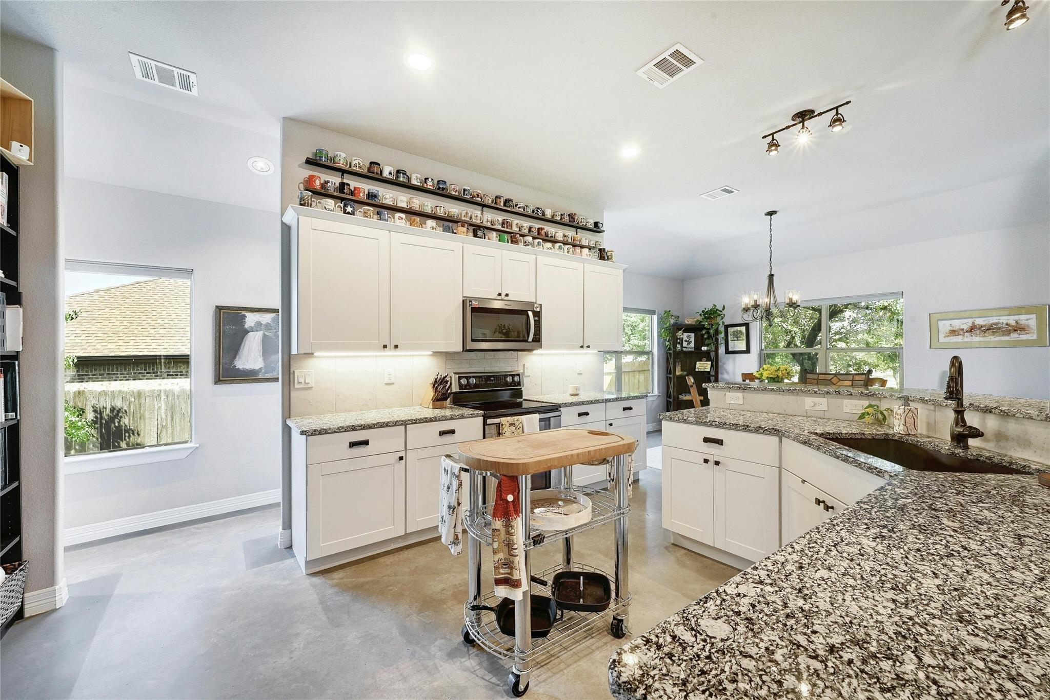 19908 Victoria Chase Rd, Lago Vista, TX 78645