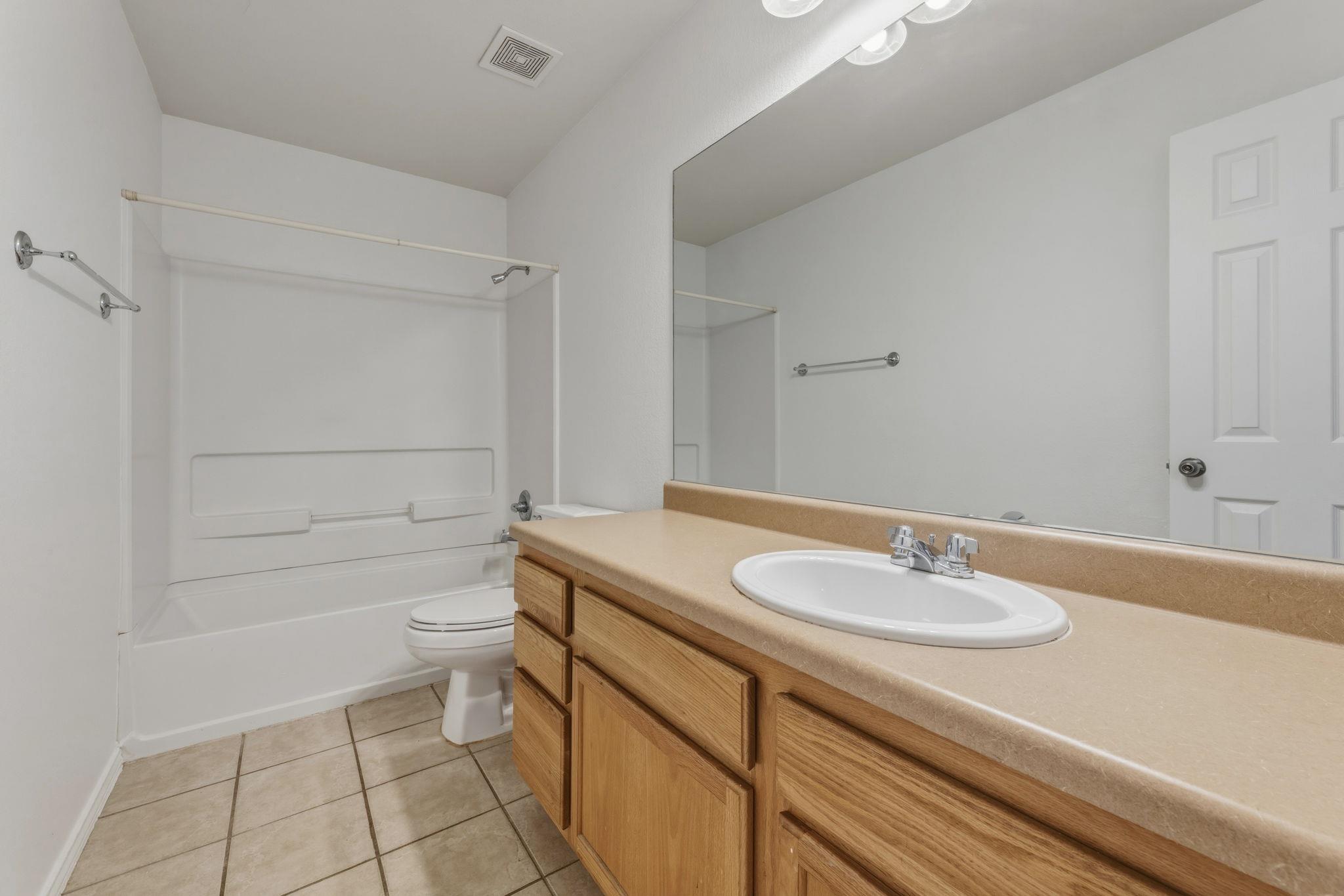 2405 E 9th St # A, Austin, TX 78702