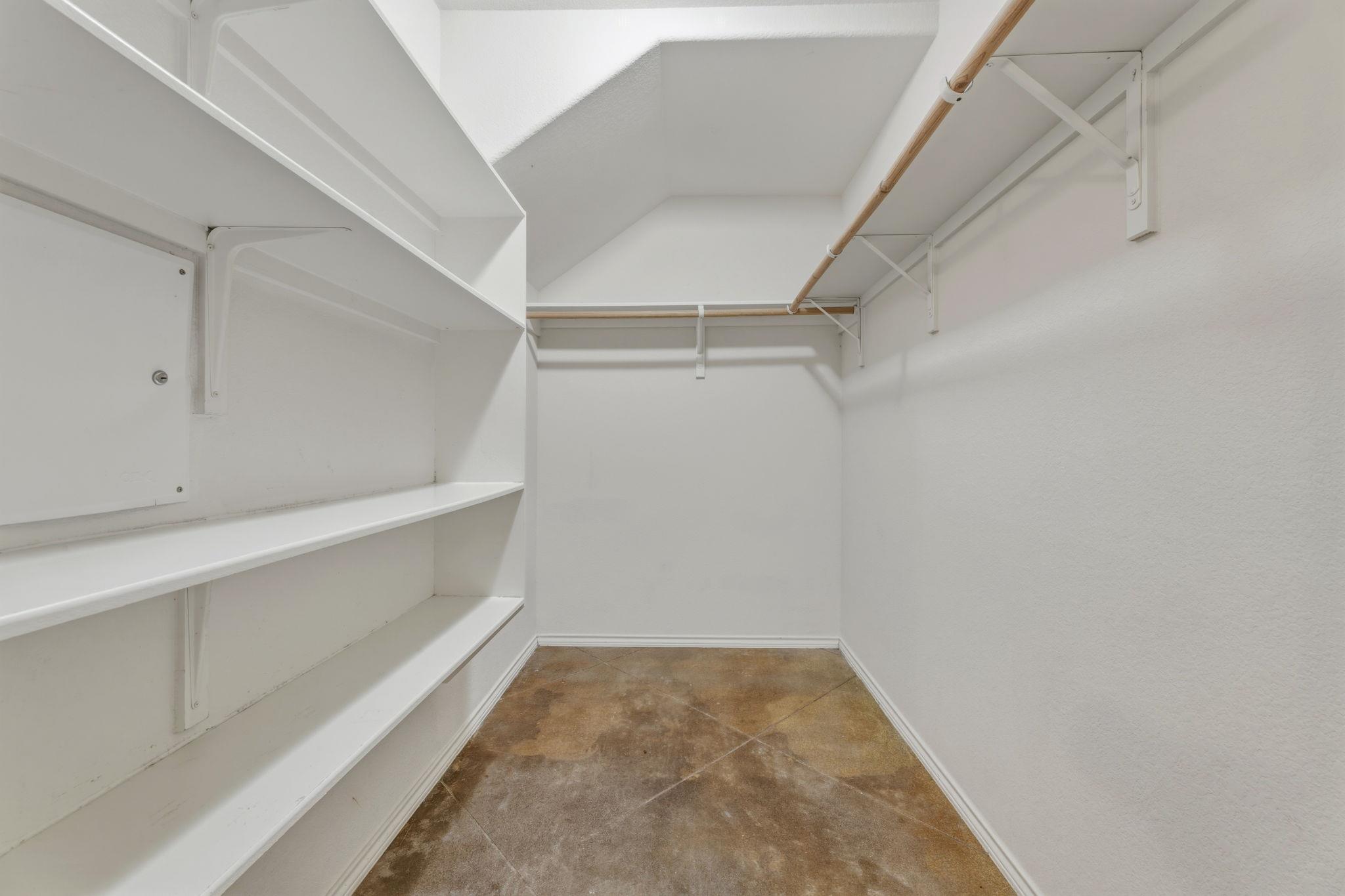 2405 E 9th St # A, Austin, TX 78702