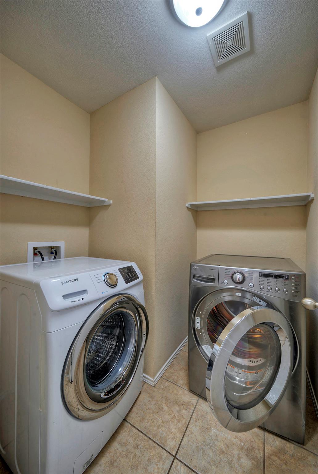 913 Dexter Dr, Leander, TX 78641