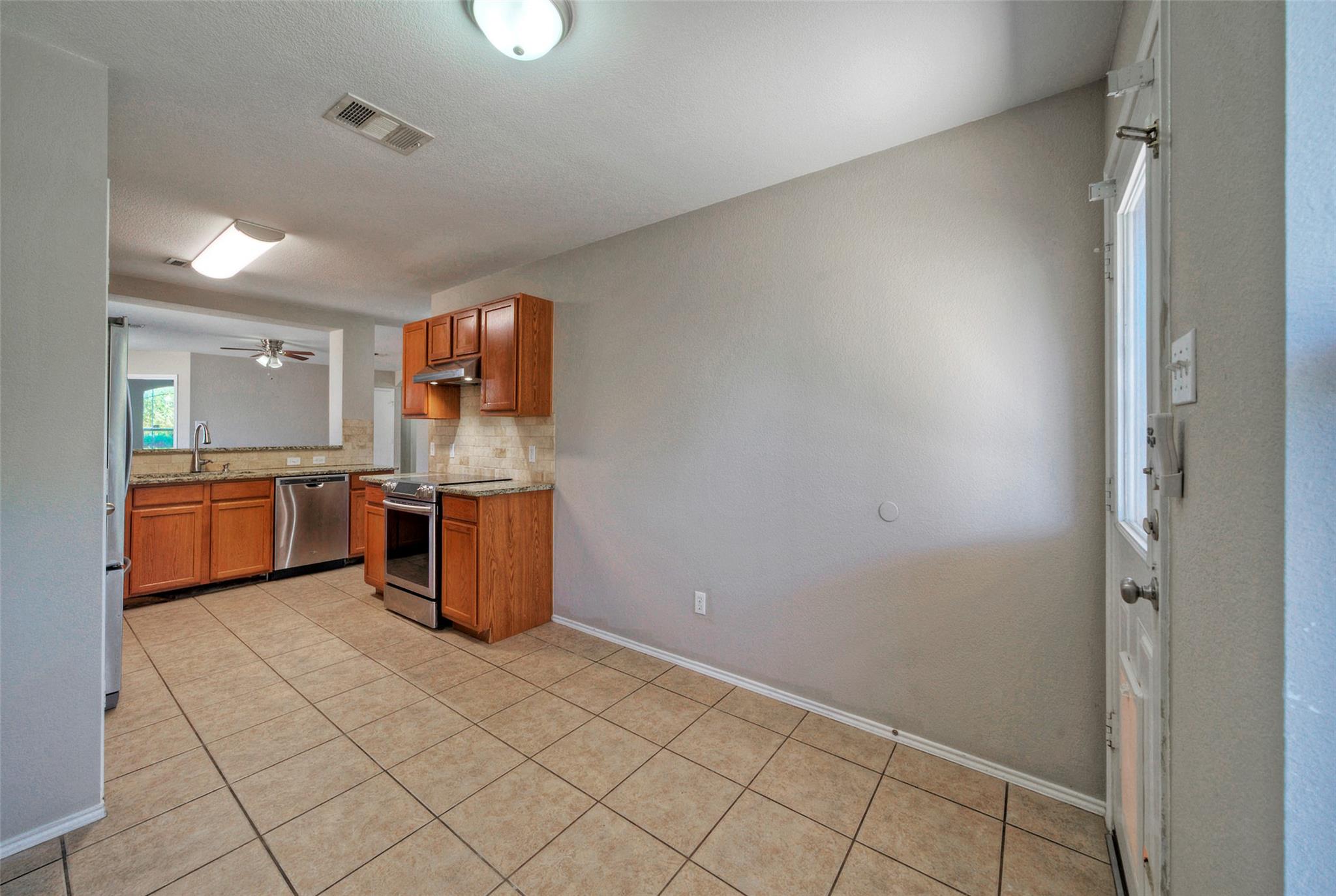 913 Dexter Dr, Leander, TX 78641