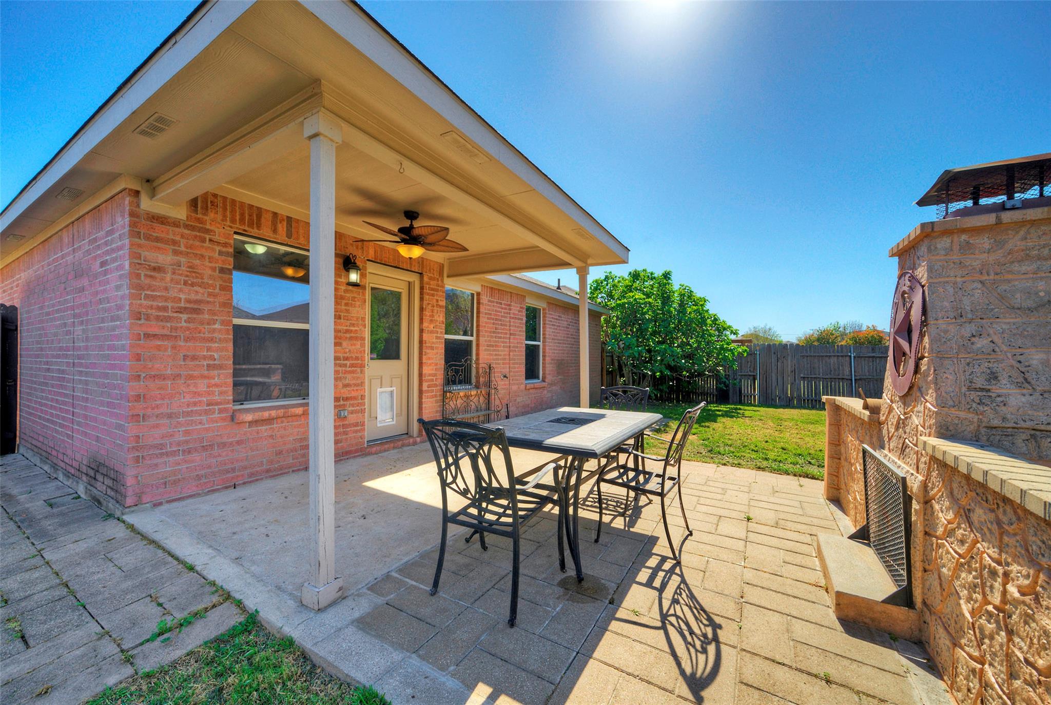 913 Dexter Dr, Leander, TX 78641