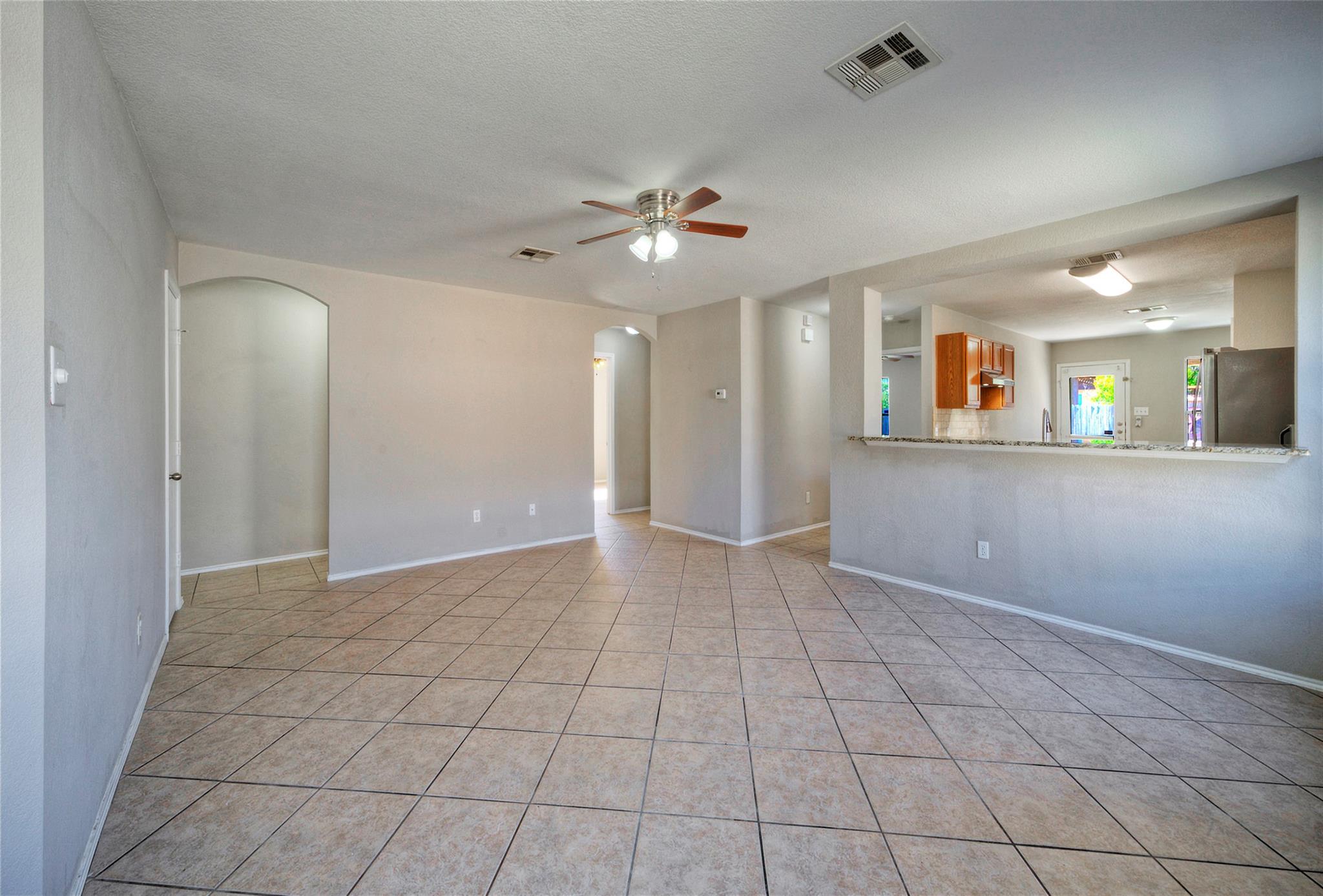 913 Dexter Dr, Leander, TX 78641