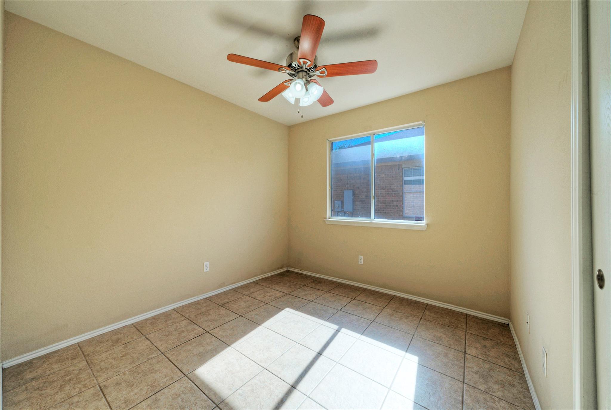 913 Dexter Dr, Leander, TX 78641