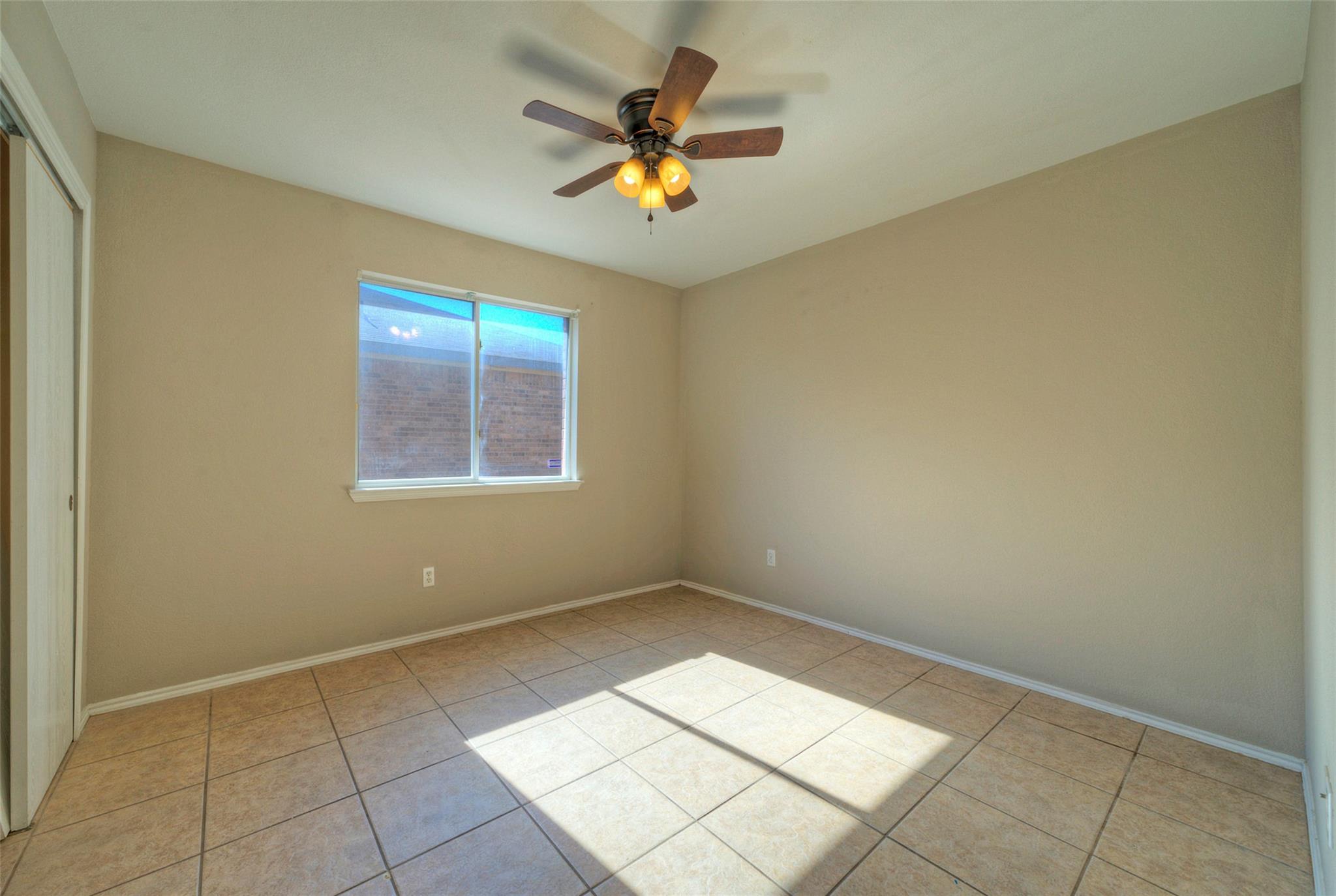 913 Dexter Dr, Leander, TX 78641