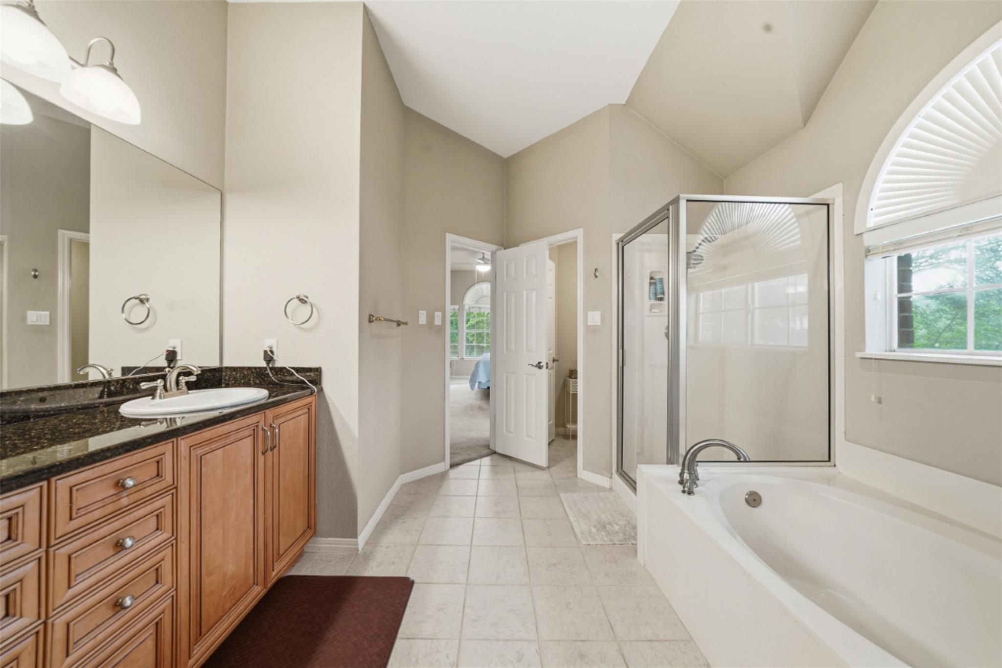 550 Peterson Ln, Lakeway, TX 78734