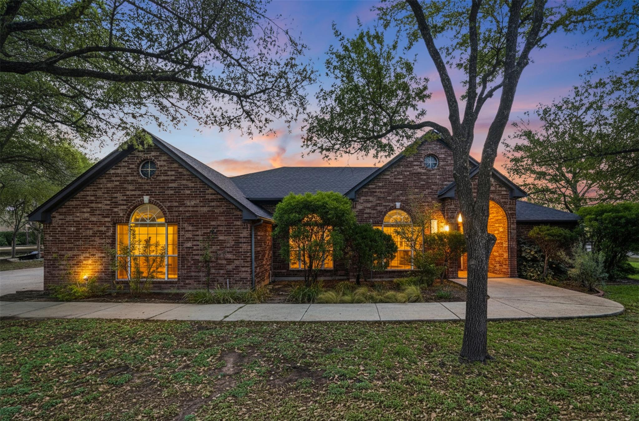 550 Peterson Ln, Lakeway, TX 78734