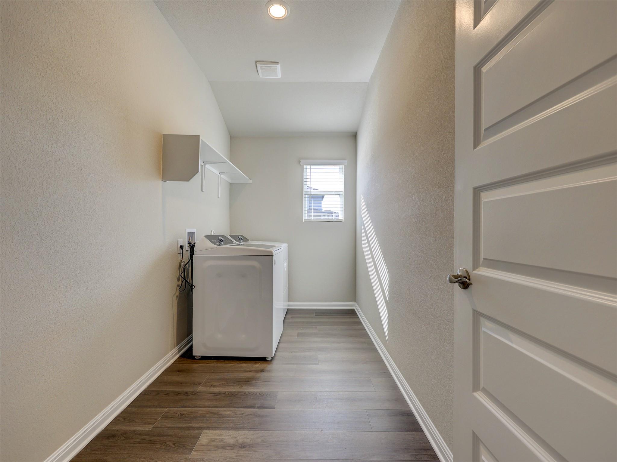 100 Greenspire Ln, Hutto, TX 78634