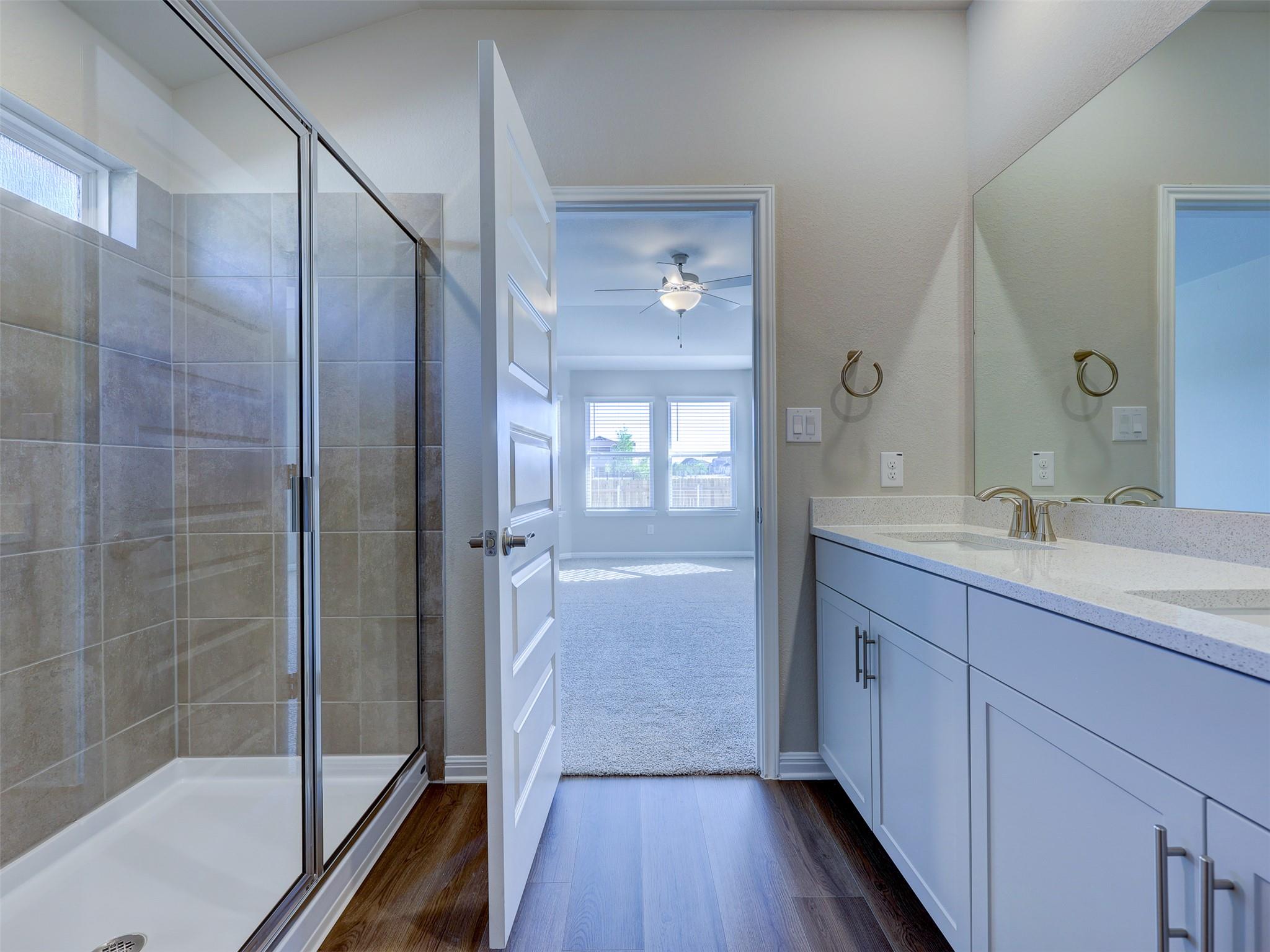 100 Greenspire Ln, Hutto, TX 78634