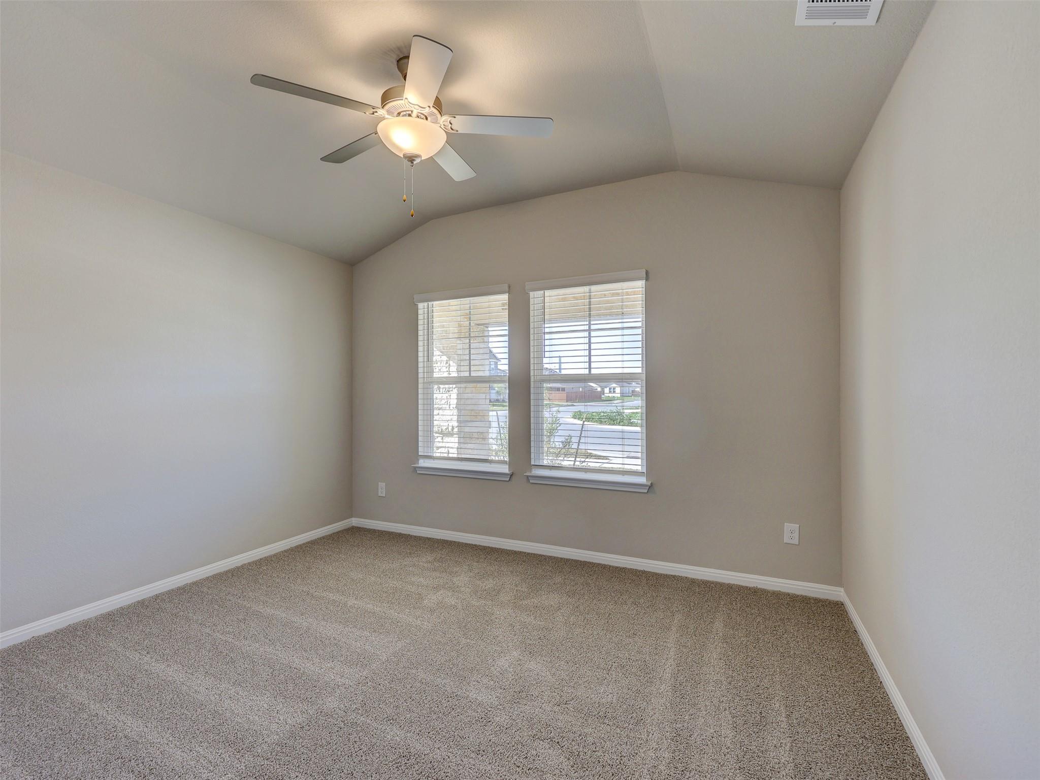 100 Greenspire Ln, Hutto, TX 78634