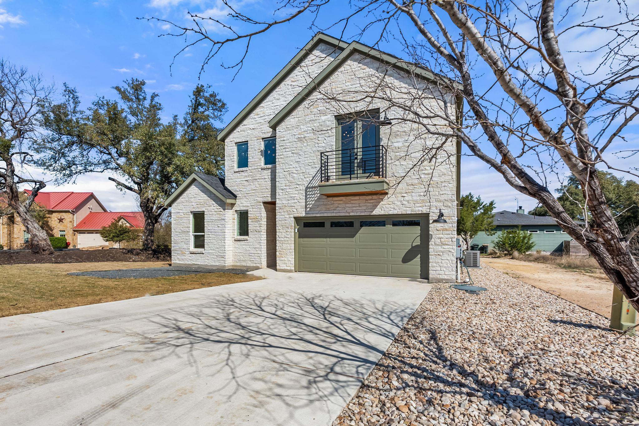 112 Kendall Rd, Spicewood, TX 78669
