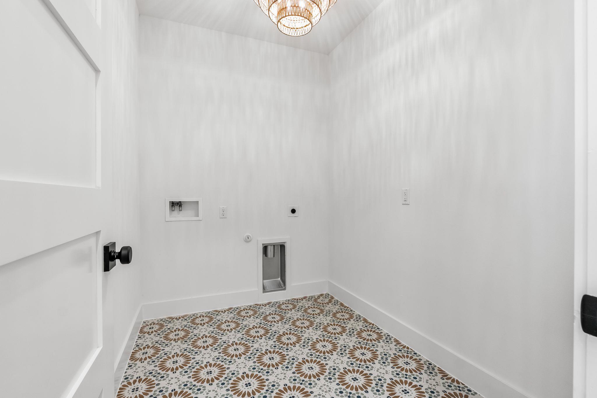 112 Kendall Rd, Spicewood, TX 78669