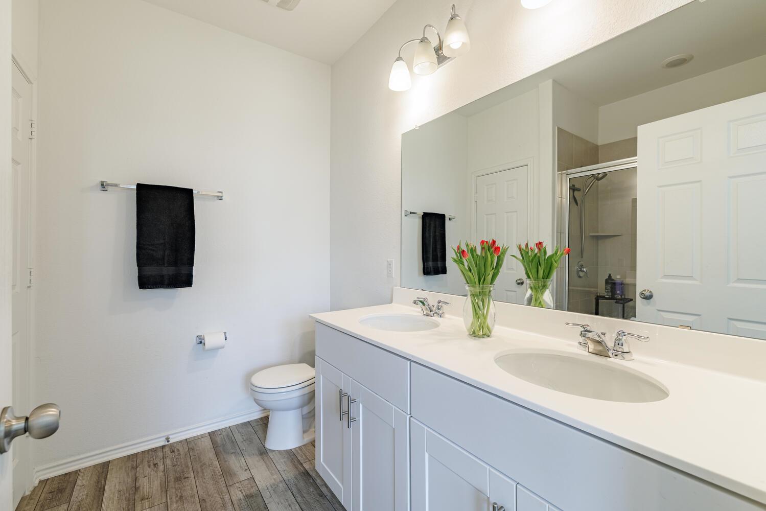 1620 Holly Lake Dr, Leander, TX 78641