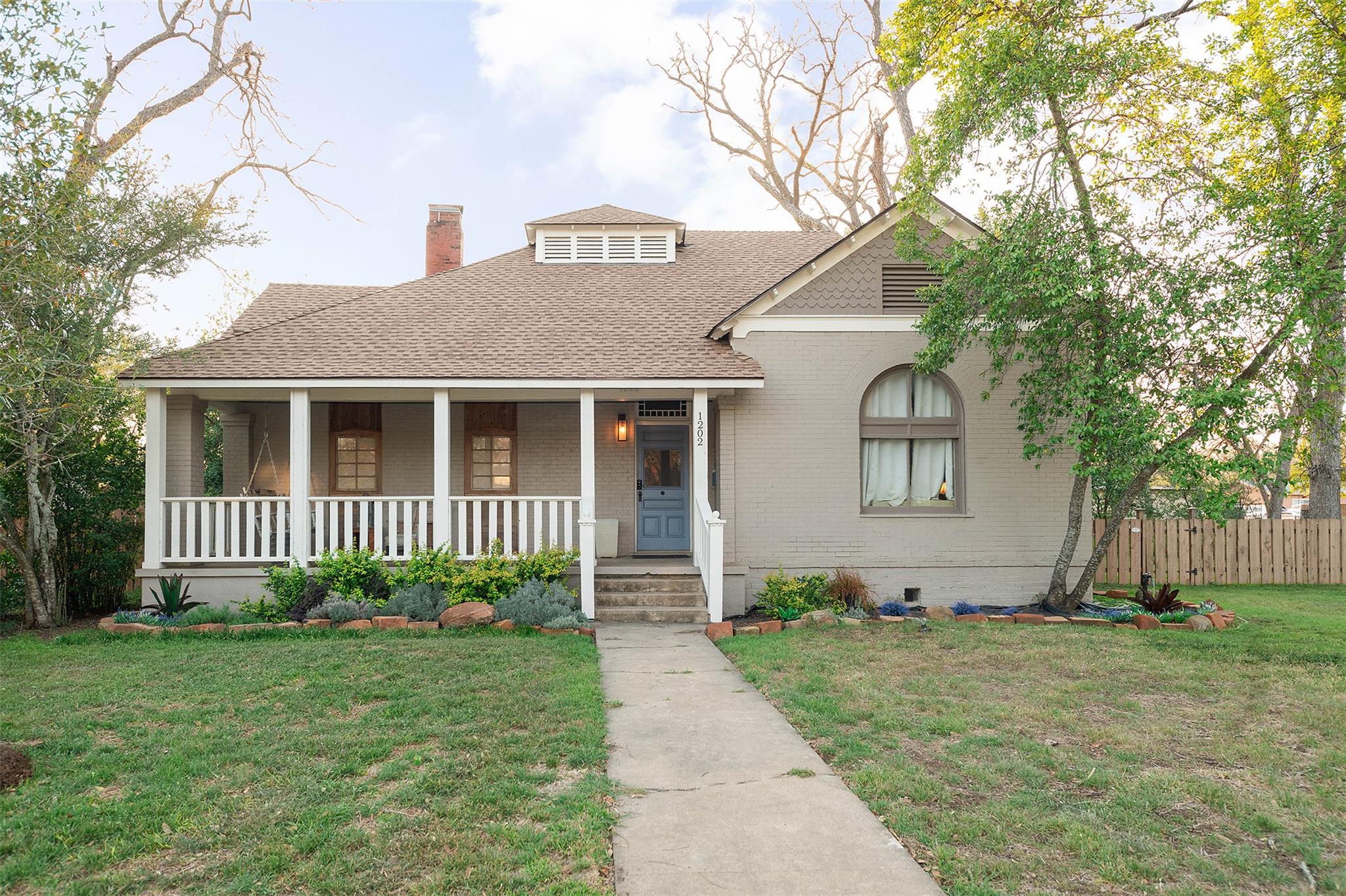 1202 Pecan St, Bastrop, TX 78602