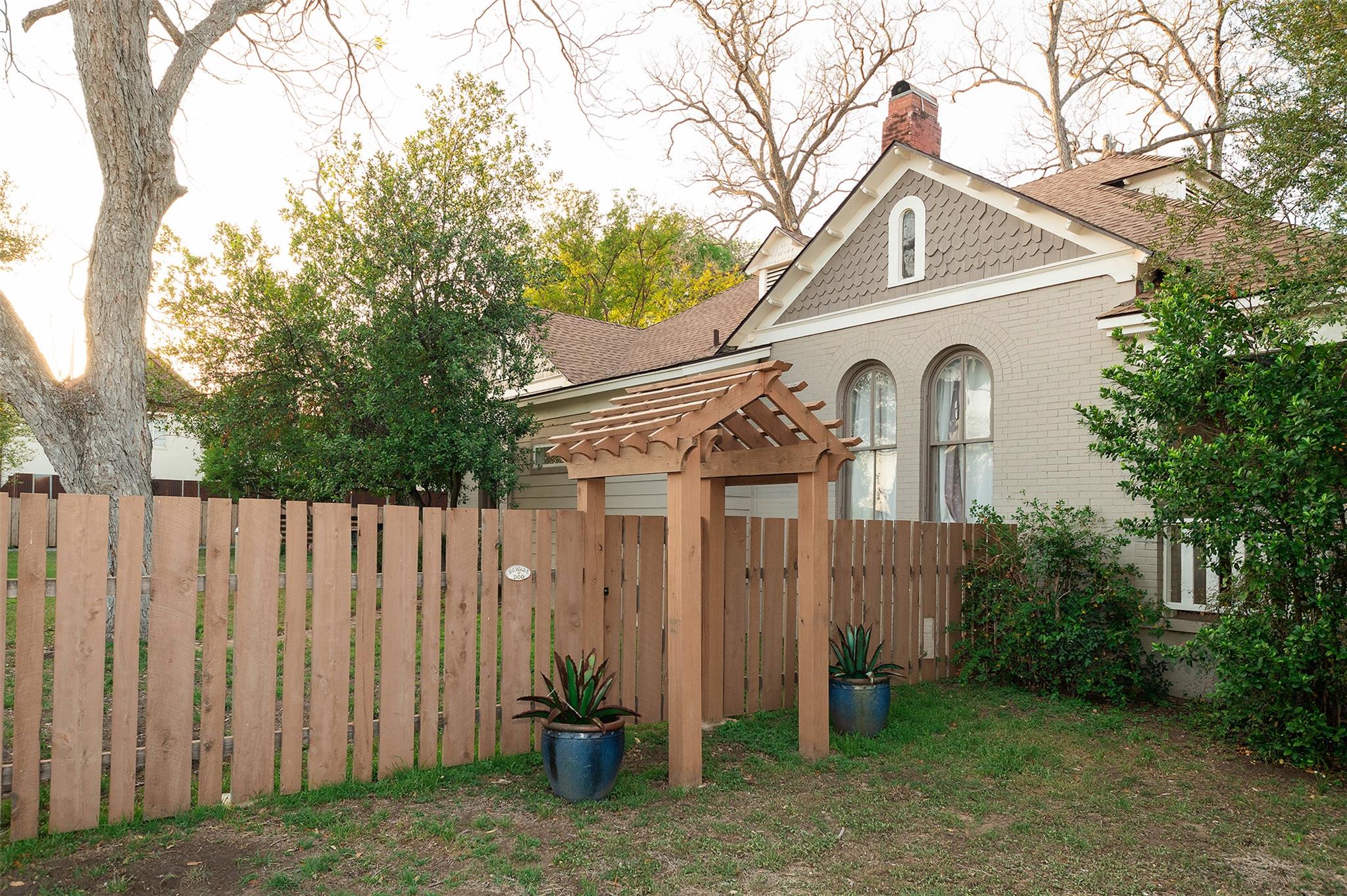 1202 Pecan St, Bastrop, TX 78602