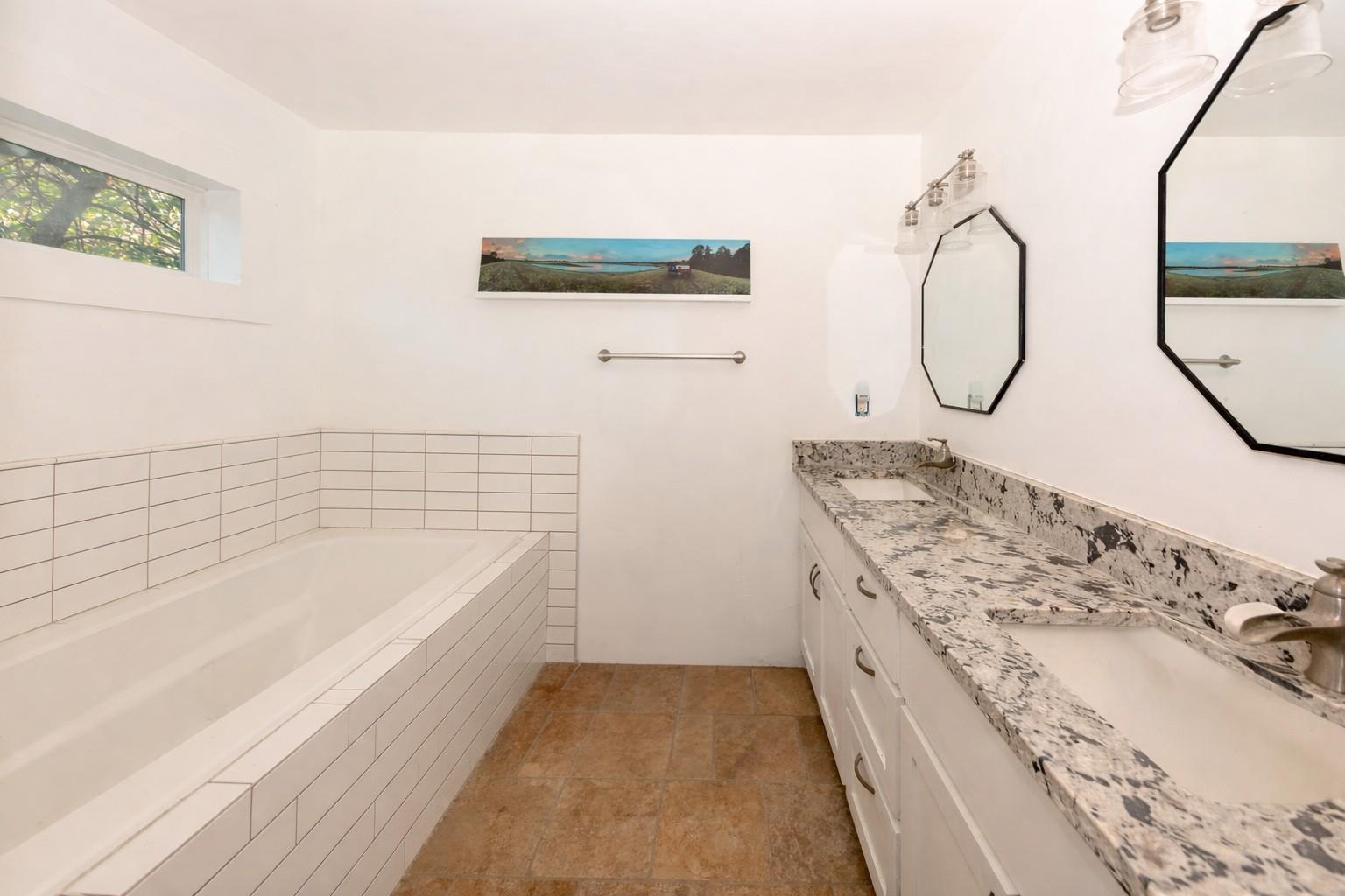 1202 Pecan St, Bastrop, TX 78602