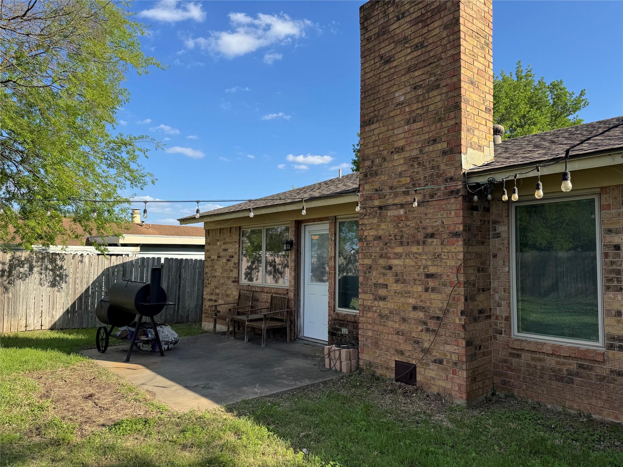 102 Skyloop Dr, Austin, TX 78745