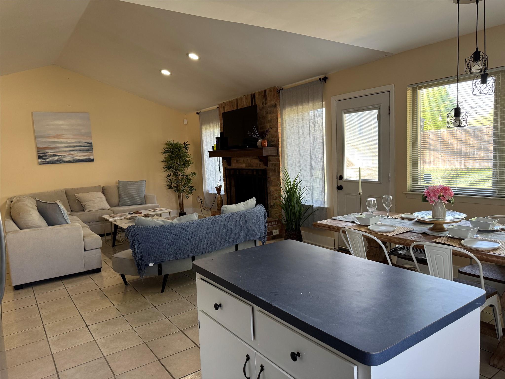 102 Skyloop Dr, Austin, TX 78745