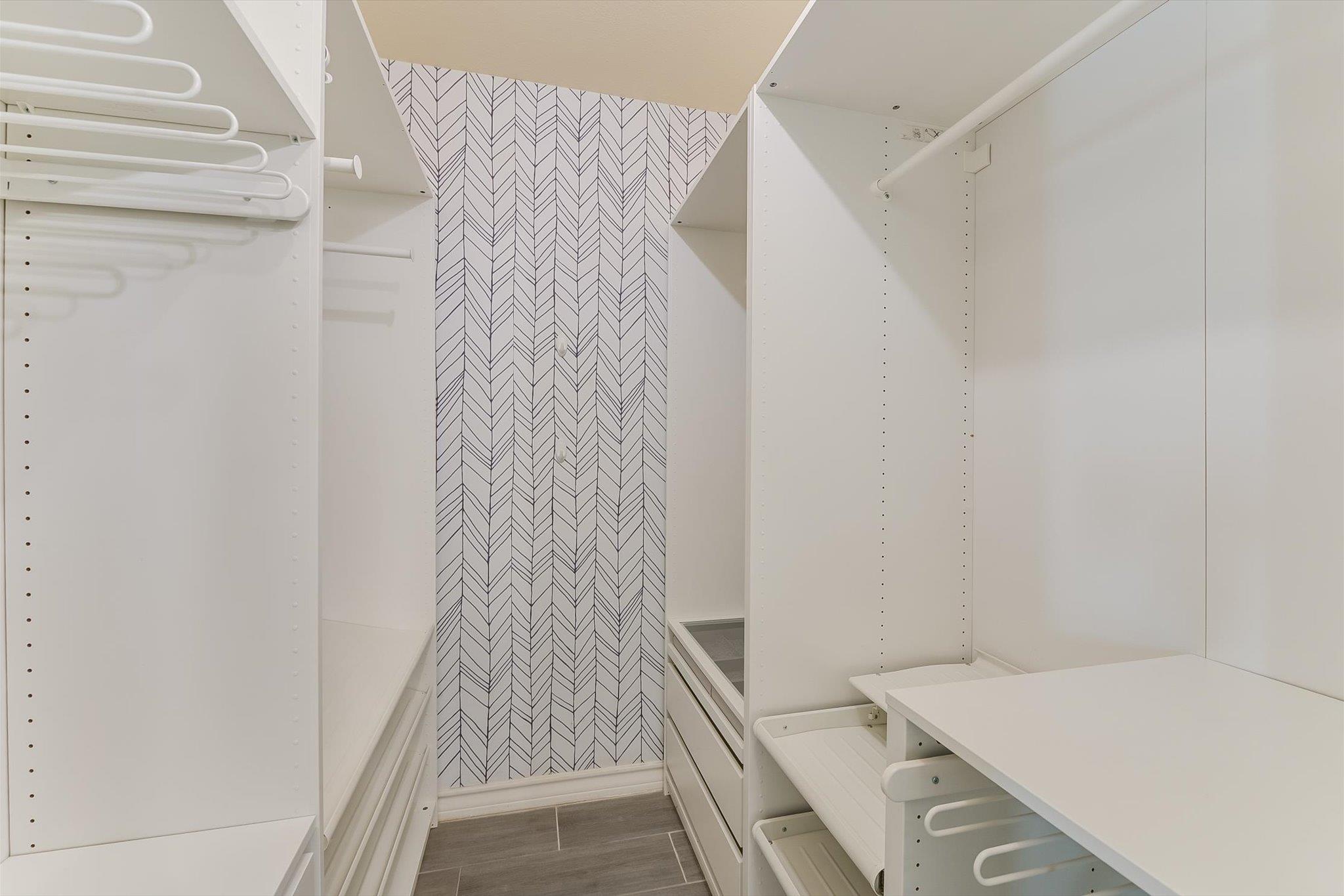 9405 Shady Oaks Dr, Austin, TX 78729